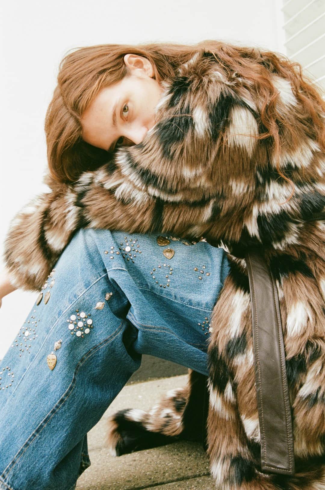 シー ニューヨークのインスタグラム：「Up close 🖤 The Karlie faux fur coat & Betina beaded jeans​​​​​​​​ #seanewyork」