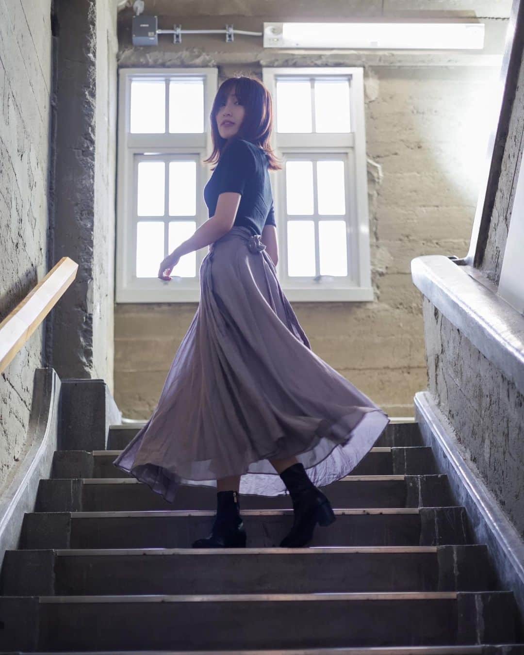 松浦彩さんのインスタグラム写真 - (松浦彩Instagram)「出演情報🎤   ︎︎ 10月28日（土）19:00打上げ開始！ のぼり花火大会’23  今年も登坂尚高さんと桃色ウサヒと司会進行をさせていただきます！ 登坂さんは本っっっ当に魅力的な人柄で、こんなお坊さんが自分の町にいてくれたら最高だなと思っています🐰🍎  打上げは朝日町某所！YouTubeでの生配信も行われるので遠くの町にいらっしゃる方もぜひ、秋の花火をご一緒に🥰  ⠀ 10月29日（日）10:00-16:00 Aloha Yamagata in イオンモール三川  圧巻のフラダンスステージとハワイを身近に感じられるグルメ・雑貨の出店、そしてANAブルーアンバサダーの皆さまとのトークショーと盛りだくさん✈️🌺 レアな来場者プレゼントもあるみたいです💭  地元です！！！！ プライベートでも足を運んでいる三川(イオンモール三川のことを地元の人は三川と呼びます)でお仕事をさせていただけるなんて嬉しい〜〜🥹ぜひお越しください♡  photo by @yuuuzi51  なんとなく踊っている風にも見えなくもない写真をセレクトしてみました🫣見えるかしらドキドキ  ありがたいことに忙しくさせていただいており、最近はストーリーズメインで告知させていただいておりましたが投稿ももっと頑張ります…！  #イベントMC #ラジオパーソナリティ #yamagata」10月27日 19時44分 - ayamatsuura.s