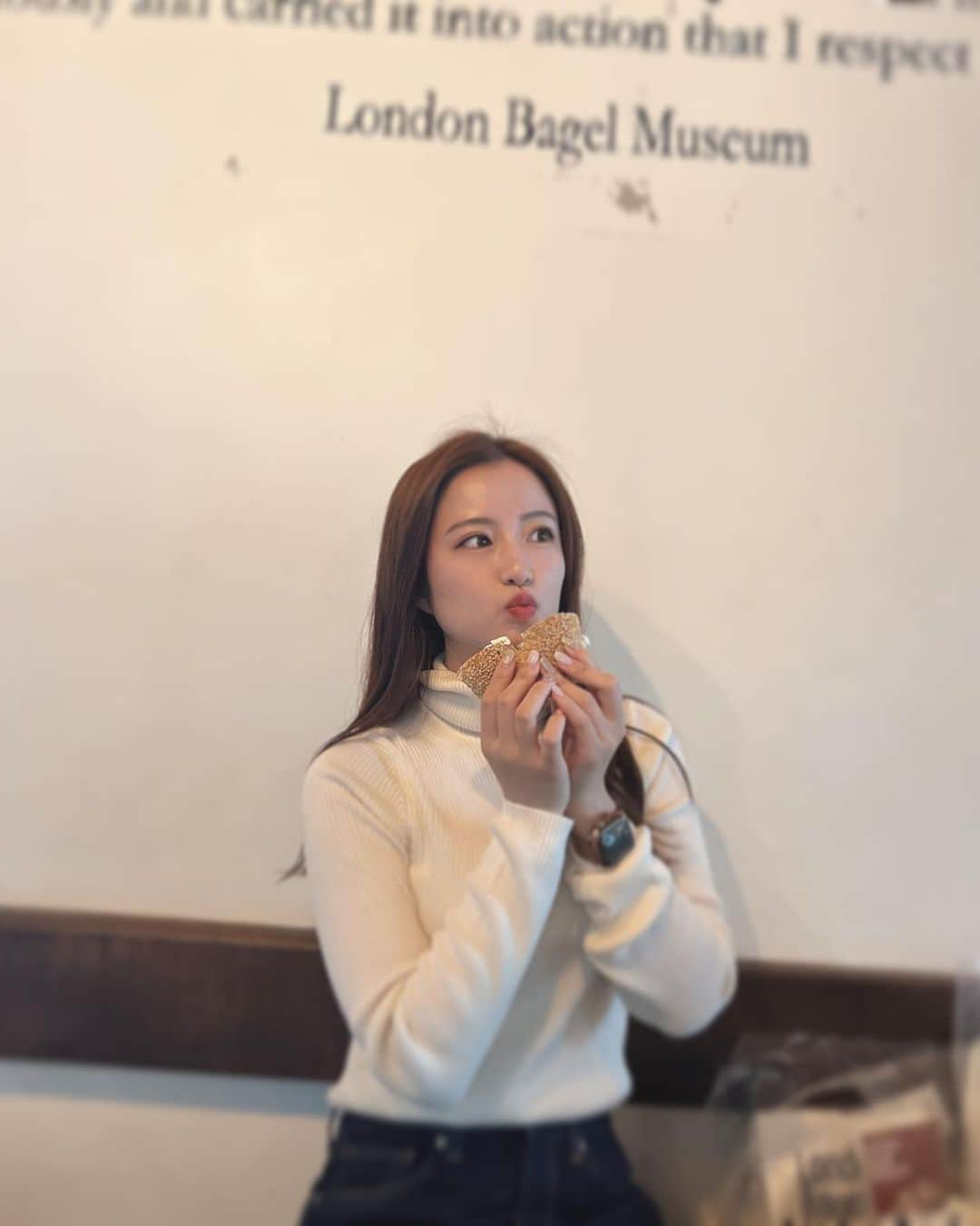 えのきさりなさんのインスタグラム写真 - (えのきさりなInstagram)「念願のベーグル🥯 とっても美味しかった♡」10月27日 19時46分 - sarina_enoki