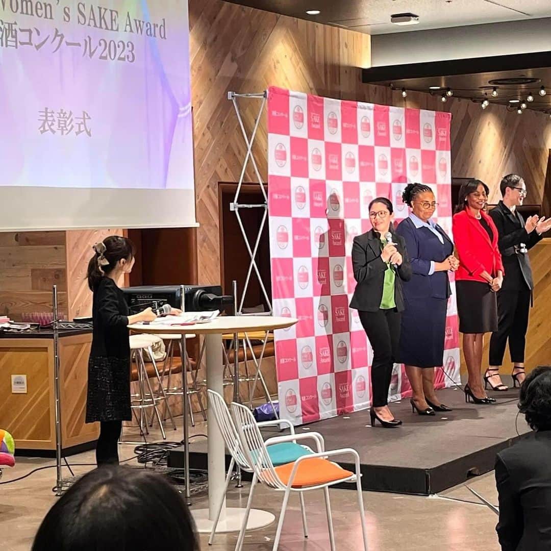 野田聖子さんのインスタグラム写真 - (野田聖子Instagram)「国内初女性審査員による第１回Japan　Women’s　SAKE Award～美酒コンクール～に出席し、コンクール名誉会長としてご挨拶をさせていただきました。  日本の各地域に根付いた素晴らしい日本酒が、日本から世界へと羽ばたいていくことを期待しています。  #美酒コンクール  #野田聖子」10月27日 19時51分 - seiko.noda