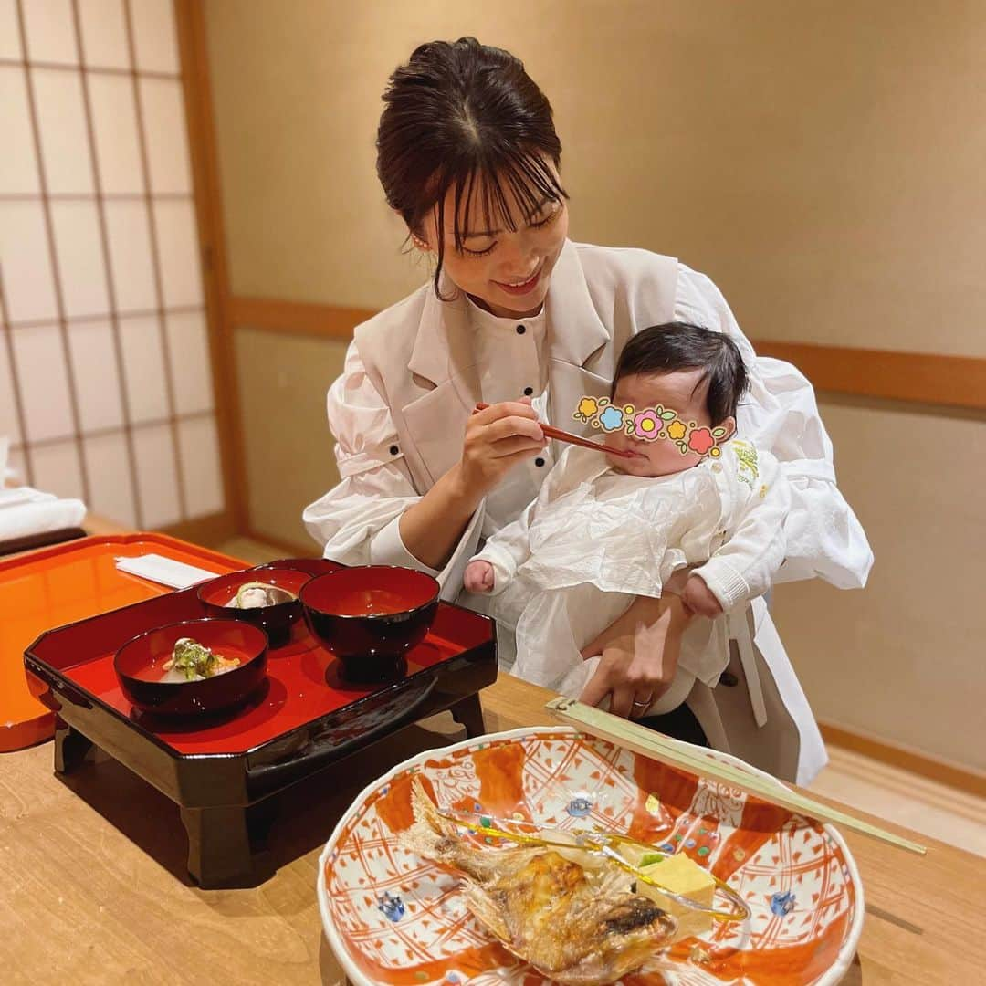 本田朋子さんのインスタグラム写真 - (本田朋子Instagram)「お食い初め。 私もたらふくいただきました♡  #生後3ヶ月 #お食い初め」10月27日 19時55分 - tomoko_honda_official_phonics