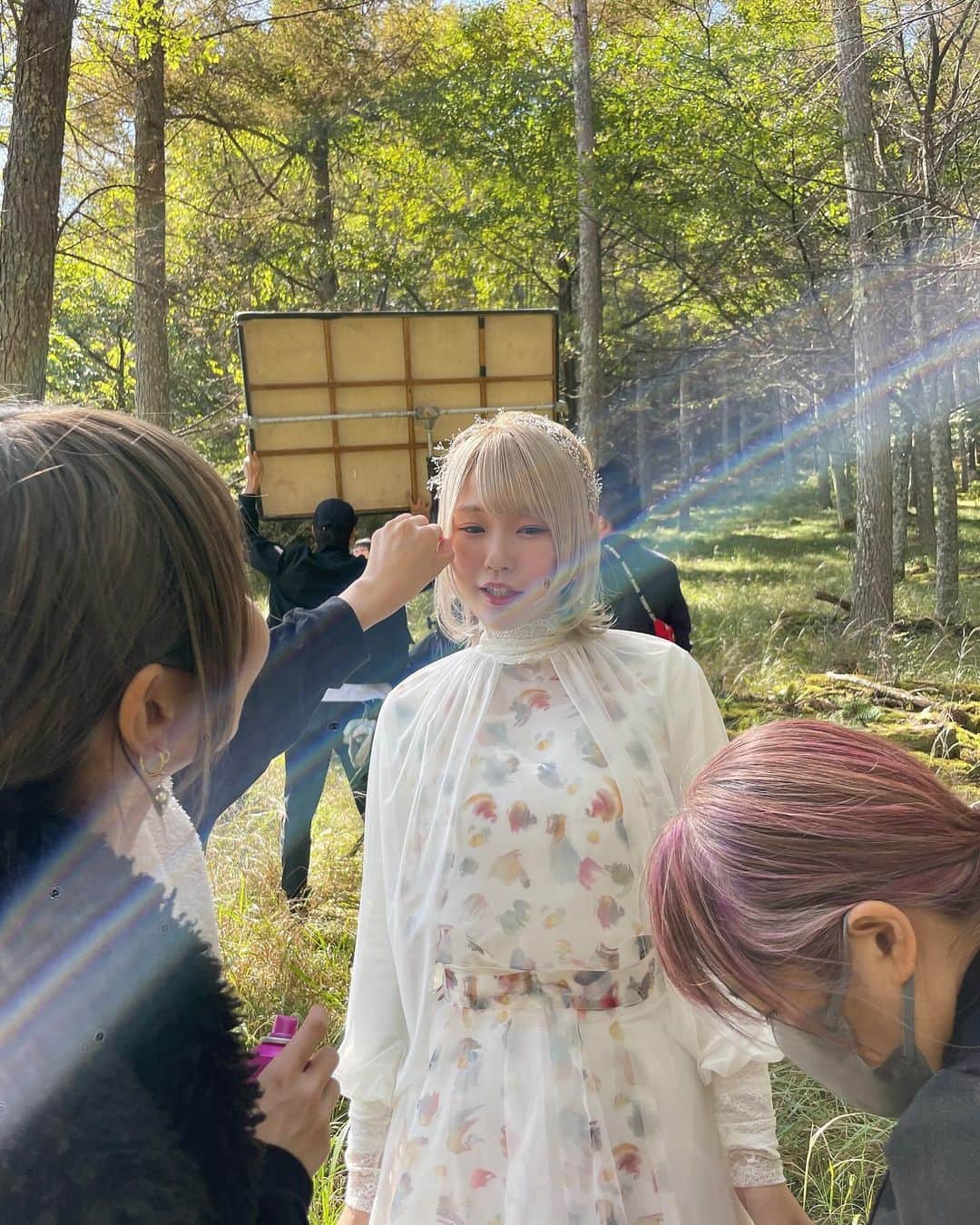 ハラミちゃんさんのインスタグラム写真 - (ハラミちゃんInstagram)「新曲 "祈りのワルツ" off shot 📸🕊️  涼しい長野の森で撮影したんだよ〜 みんな聴いてくれたかな( ˙꒳​˙ )❓  ハラミちゃんYouTubeにてMV見てぬ〜  今回ハラミの曲にステキで情熱的で可憐なダンスを踊ってくださったゆりかさん🕊️ @yurikaaaa0520   衣装······▸ @natsumi.okumura」10月27日 19時56分 - harami_piano