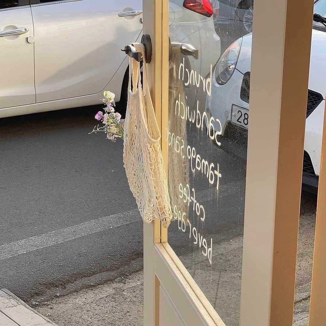 のインスタグラム：「🚪」
