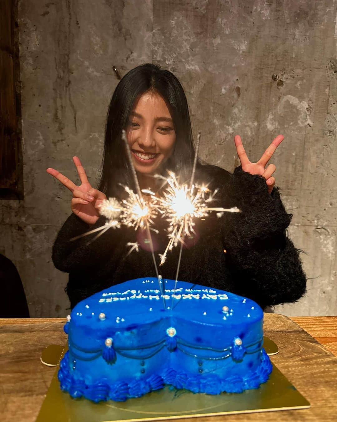 SAYAKAさんのインスタグラム写真 - (SAYAKAInstagram)「💙🩵🍰🩵💙」10月27日 20時09分 - im_sayaka_official