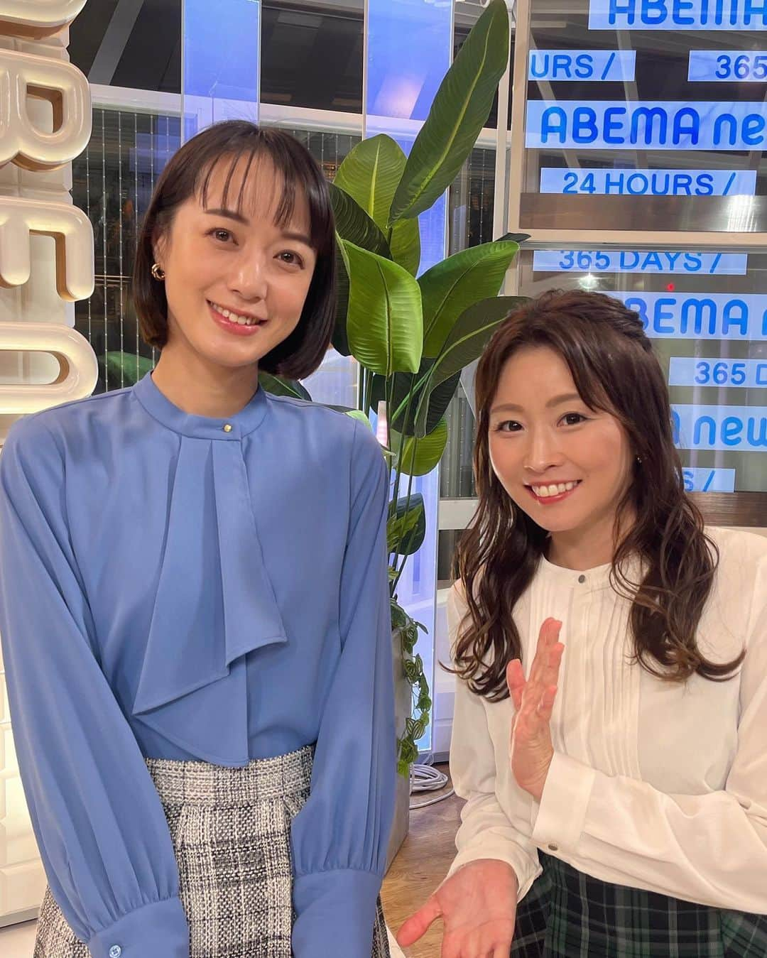 八木麻紗子のインスタグラム：「. 金曜日のABEMAニュース、オンエアでもご挨拶しましたが きょうでレギュラーを卒業しました。  平日の昼から夕方にかけてはまさに世の中が動く時間帯で、 これまで様々なニュース、速報をお伝えしました。 皆さんからいただいたコメントを読むのは ひそかな楽しみでしたし、 楪さんとあれこれ話す時間も大好きでした🫶 スタッフの皆さん優しくて安心できる空間だった🥺 またいつかご一緒できると信じています。 (代理などですぐにやってくるかもしれません🏃笑)  11月から金曜日のABEMAニュースは、 楪さんと久冨慶子アナウンサーが担当します！ お楽しみに♡  私は曜日と時間をお引越しして、 火曜日のABEMA Morning #アベモニ を担当します。 初回は11月7日(火)あさ7時からです。 よろしくお願いいたします☀️  #ABEMAニュース #ありがとうございました #私大きいわね #楪さん #今度飲みにいきましょ」