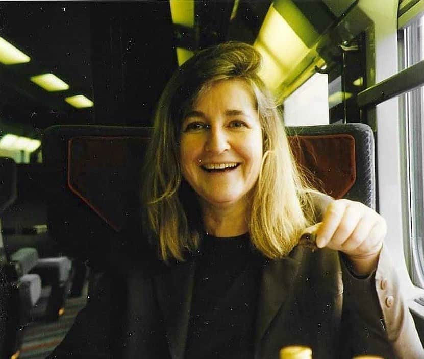 ジョニー・リー・ミラーのインスタグラム：「My mum. 10 years gone. Still vibrant in our hearts.」