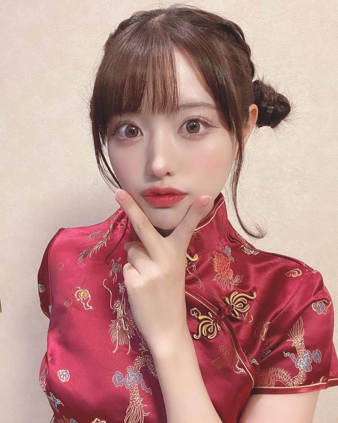 あやののインスタグラム：「好きになっチャイナ😈💓  #春あやの  #制服 #メイドカフェ #halloween #撮影会 #japan #japanesegirl #kawaii #アイドル #地下アイドル  #ヘアアレンジ  #コスプレ#低身長コーデ #アイドル好きと繋がりたい #ハロウィン #ハロウィンコスプレ #asiagirl #tiktok #メイド服 #music #チャイナドレス #アイドルヘア #新宿カフェ #アイドルメイク #水着 #水着女子 #水着撮影会 #水着モデル #グラビア #グラビアアイドル」