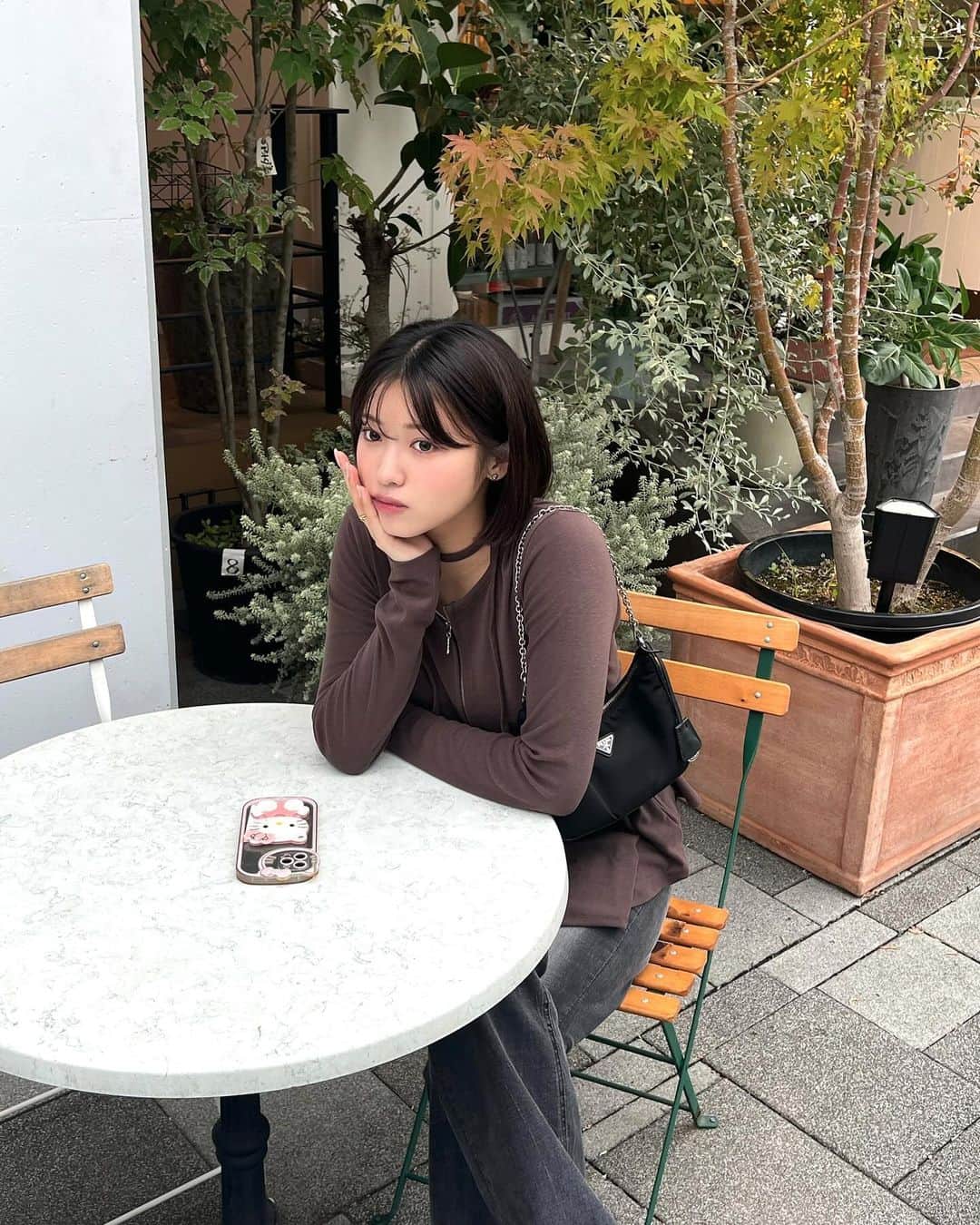 古田愛理のインスタグラム：「秋だね〜🍁！  韓国で買ったこのトップス 形変わっててお気に入り🍂🌰」