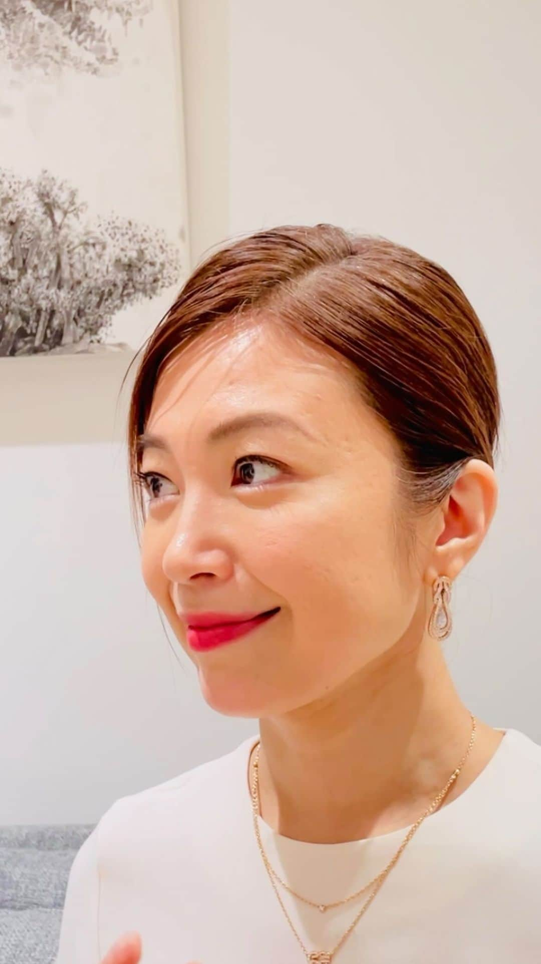 村治佳織のインスタグラム：「スタッフぽえみです🫧 昨日、Canon〜オールタイム・ベスト〜 トーク&ライブということで、 YouTube生配信をご覧いただきありがとうございます。 1週間限定でアーカイブが残ることになりました！ まだ見られていない方は、ユニバーサルミュージックのチャンネルでご覧いただけますのでぜひ覗きに行ってください☺️  昨日の様子を少し...共有致します。  衣装:@bananarepublic_jp ジュエリー:@fredjewelry」