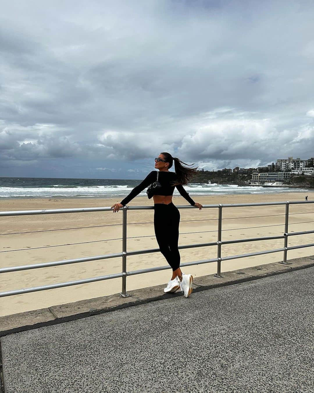 Rachel Apollonioのインスタグラム：「Today 🫀 cloudy Bondi」