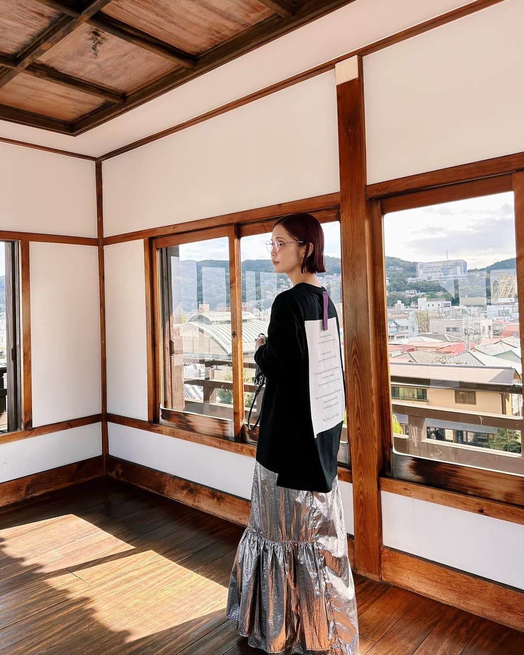 Hitoのインスタグラム：「. 少し前の姉妹伊豆Trip👭 東海館では、和菓子をいただきました🍵  ロンTは @fundamine_official 🤍 楽チンで旅行にぴったりでした〜 バックプリントかわいい🫶」