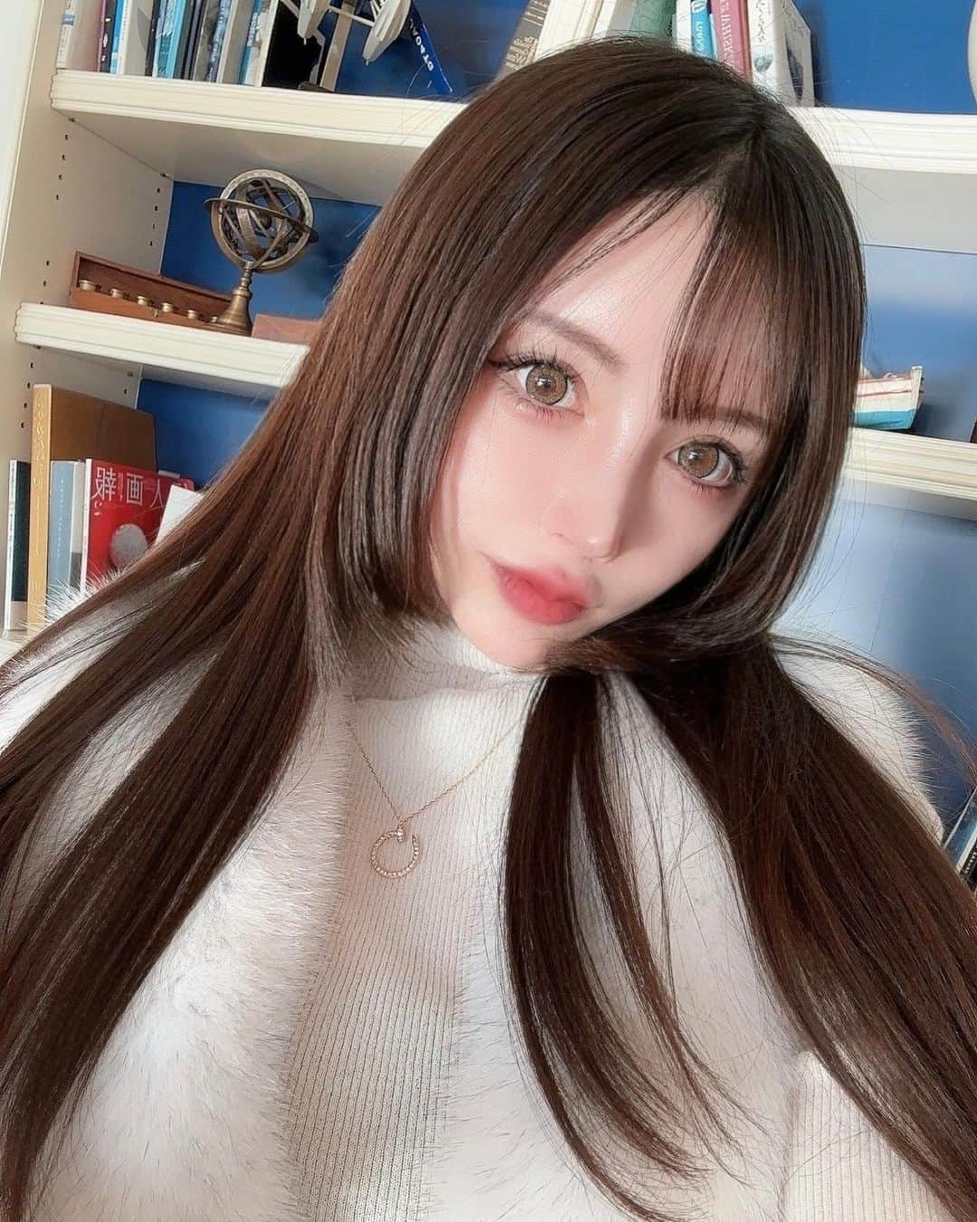 えりなのインスタグラム：「黒髪ストレート🐻‍❄️💗」