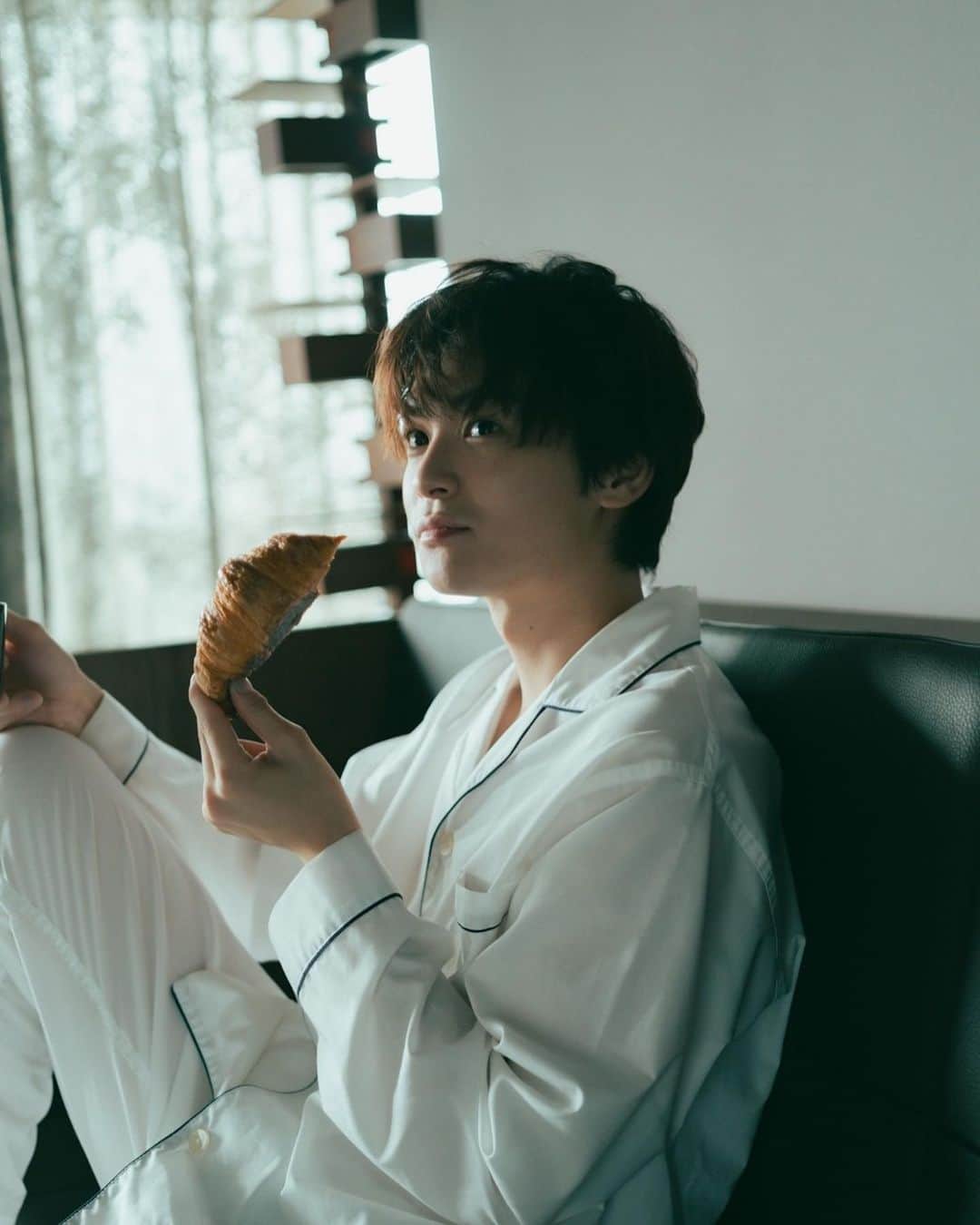 金子隼也さんのインスタグラム写真 - (金子隼也Instagram)「. パン🍞or白米🍚 どっち派！？！？  photo by @matsui_photo」10月27日 21時04分 - shunya_kaneko