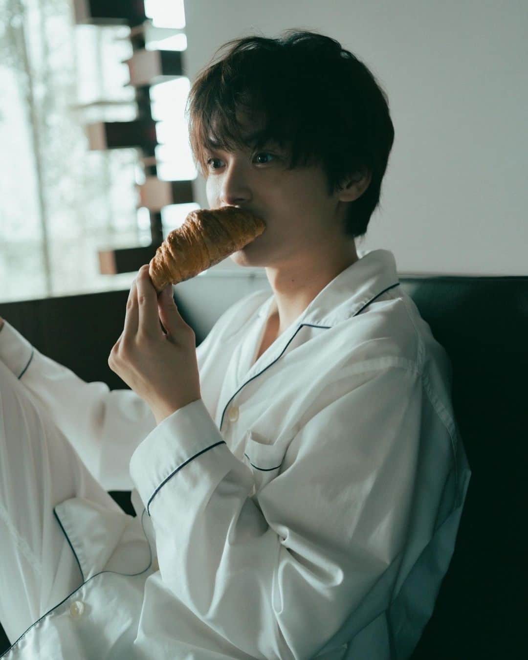 金子隼也さんのインスタグラム写真 - (金子隼也Instagram)「. パン🍞or白米🍚 どっち派！？！？  photo by @matsui_photo」10月27日 21時04分 - shunya_kaneko