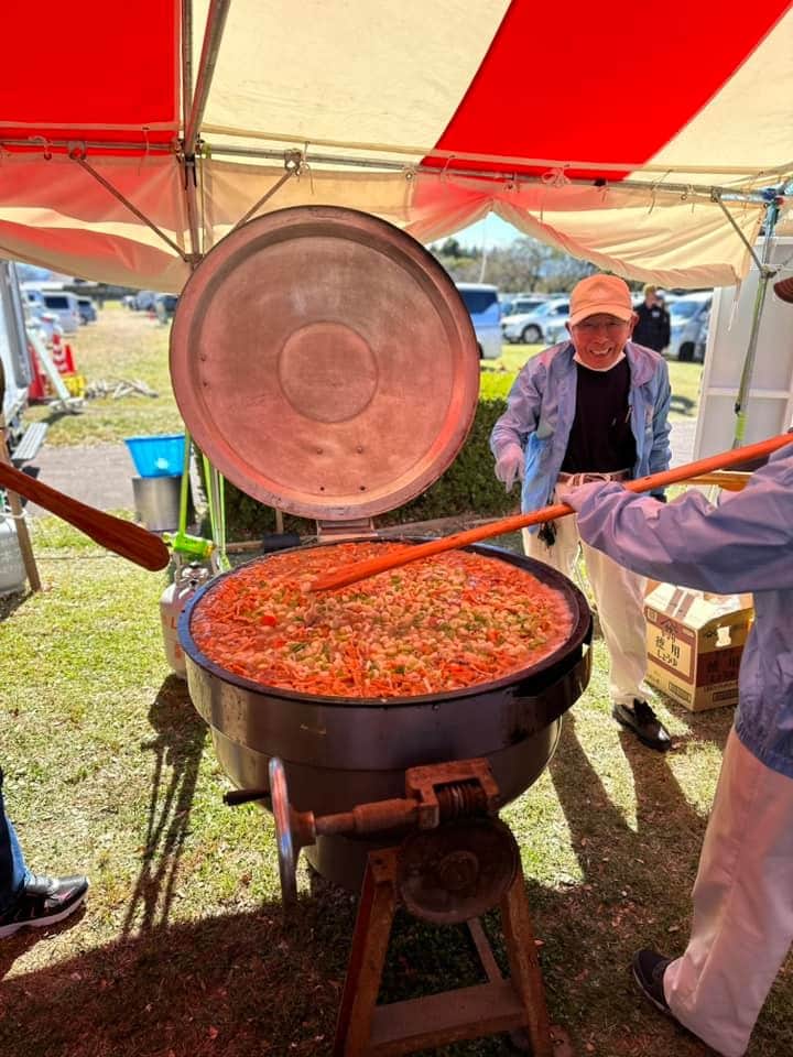中曽根 康隆さんのインスタグラム写真 - (中曽根 康隆Instagram)「地元では【日本一やさしいトライアスロン】が開催され、1歳から81歳まで幅広い年齢層で、全国各地から参加者が前橋に大集合。コロナ禍を乗り越えて、スポーツの秋到来です！！  その後は前橋東部商工祭で、ぐりーんふらわー牧場•大胡へ。地元の40近いお店が大集合。美味しく楽しく会場は人で溢れていました！」10月27日 20時58分 - yasutaka_nakasone