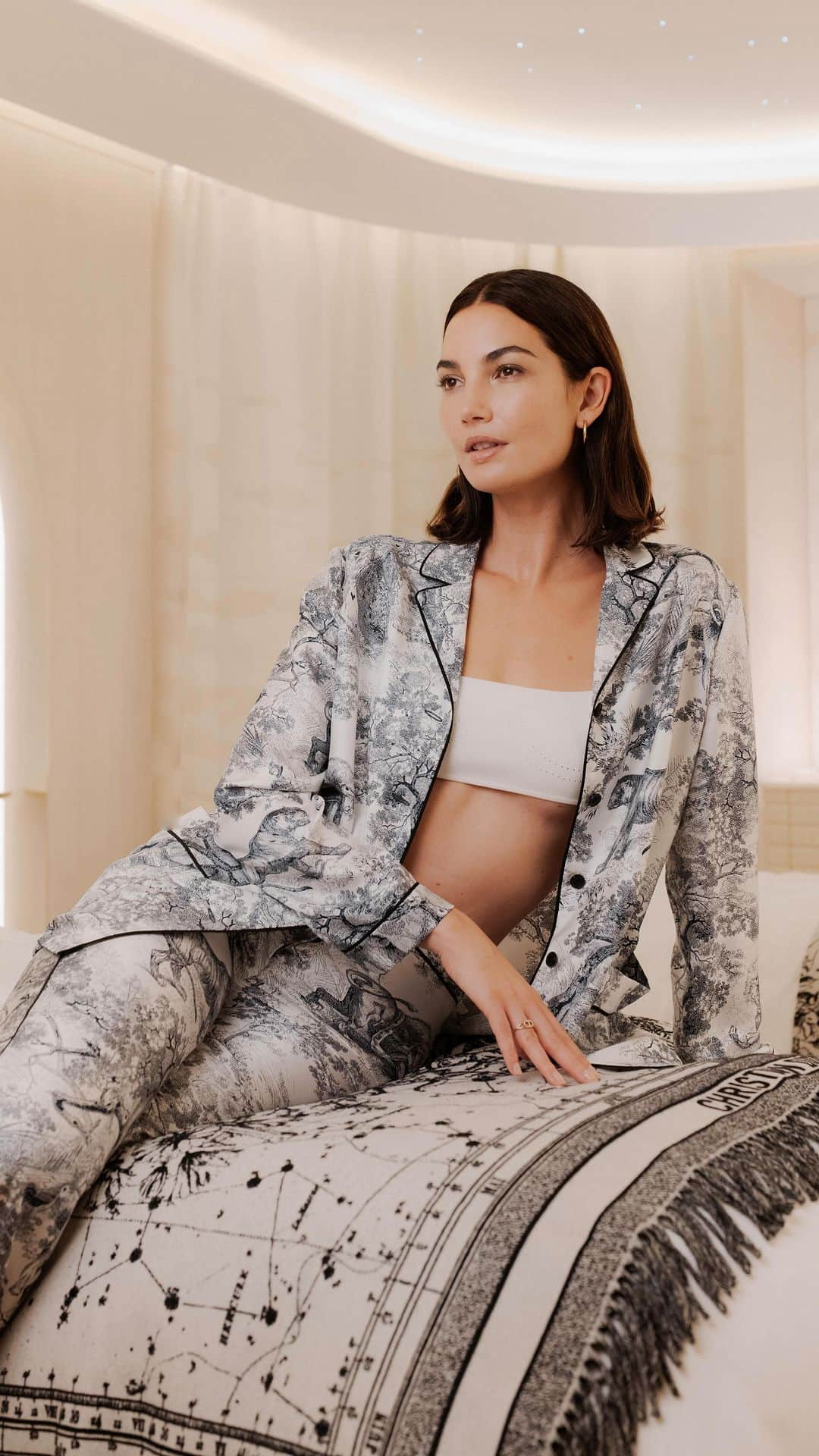 リリー・オルドリッジのインスタグラム：「Celebrating 15 years, the new Dior Spa Plaza Athénée offers customized wellness experiences and stands as a top Parisian retreat in the fashion district, bearing Dior‘s seal of excellence.  Follow @Lilyaldridge as she discovered #DiorSpa at Hôtel Plaza Athénée, starting from Le Grand Salon. A focal point of the spa in a serene atmosphere to enhance the benefits of your treatment.   Photo © @pierre__mouton  #DiorBeauty #DiorSkincare #DiorSpa #PlazaAthenee #DCmoments」