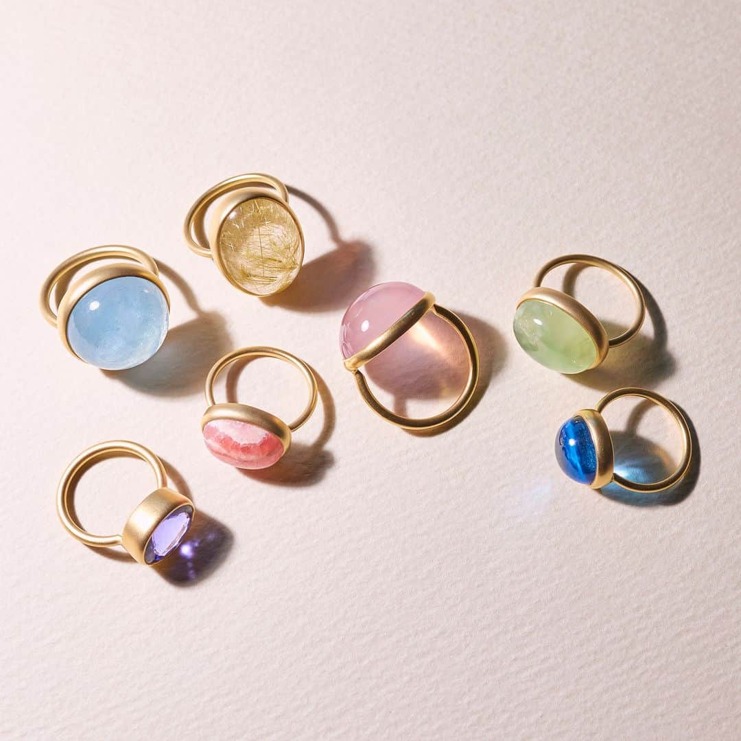 MARIHA Official Instagramさんのインスタグラム写真 - (MARIHA Official InstagramInstagram)「. 【MARIHA JEWELRY POP UP ＠ GALLARDAGALANTE】 11月5日(日)より、GALLARDA GALANTE  LUMINE YURAKUCHOで期間限定のPOP UPイベントを開催します。MARIHAを代表する「Earth Drops」シリーズからは、人気の高い石を使ったジュエリーが豊富にラインナップ。またアンイーブンシェイプの天然石が主役の「Organic Gems」からも、稀少な一点物リングを多数ご紹介します。  さらに11月3日(金)のみ、GALLARDA GALANTE MARUNOUCHIでもMARIHAのジュエリーコレクションを豊富にご覧になれます。  ぜひこの機会にご来店ください。  【MARIHA JEWELRY POP UP @ GALLARDA GALANTE】  日程：11月5日(日)～11月15日(水) 店舗：GALLARDA GALANTE YURAKUCHO ・・・・・・・・・・・・・・・・・・・・・・ 日程：11月3日(金) 店舗：GALLARDA GALANTE MARUNOUCHI ・・・・・・・・・・・・・・・・・・・・・・ (画像はイメージです。 Earth Dropsは一点物の為、店頭の商品とは異なります。) #mariha #jewelry #天然石 #earthdrops #マリハ #天然石ジュエリー #popup」10月27日 21時01分 - mariha_official