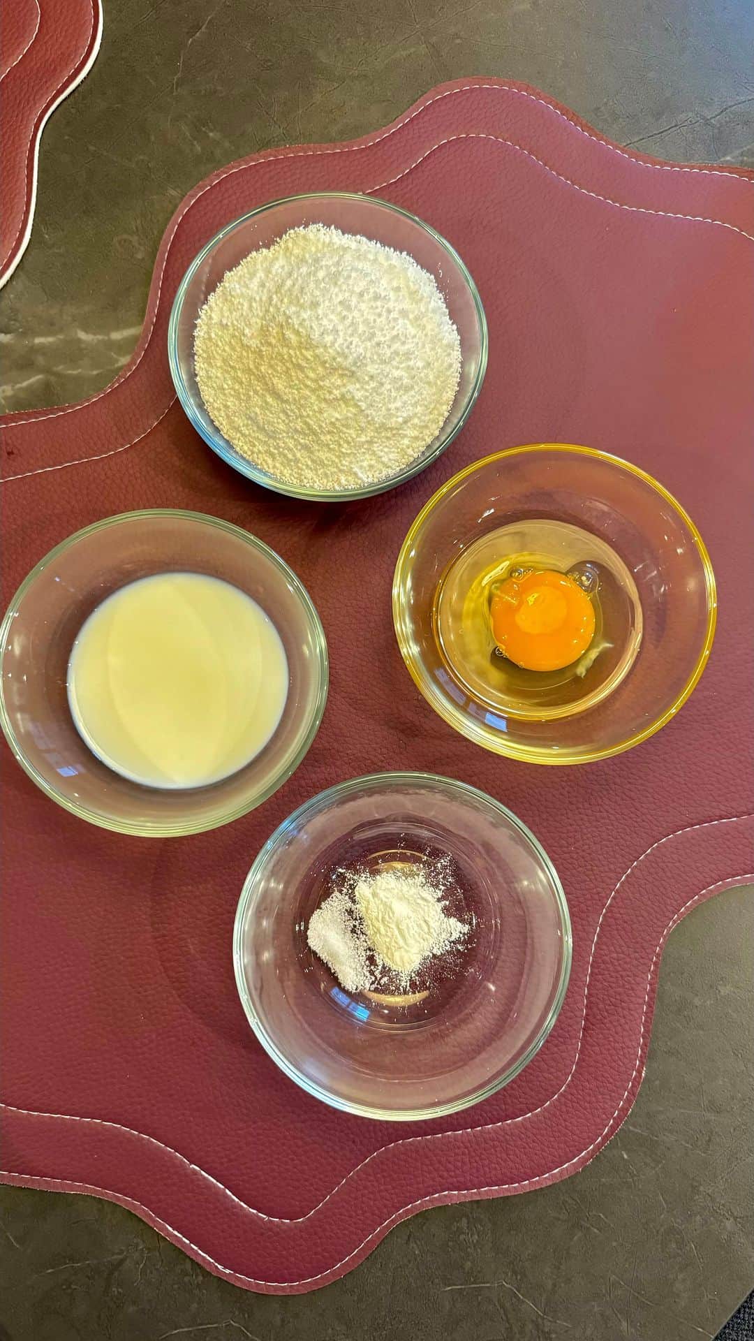 カロリーネ・セリコのインスタグラム：「Crepioca | #CaCelicoGastronomia  Para quem gosta de omelete vai amar essa receita. Me conta, qual receita você quer ver aqui?」