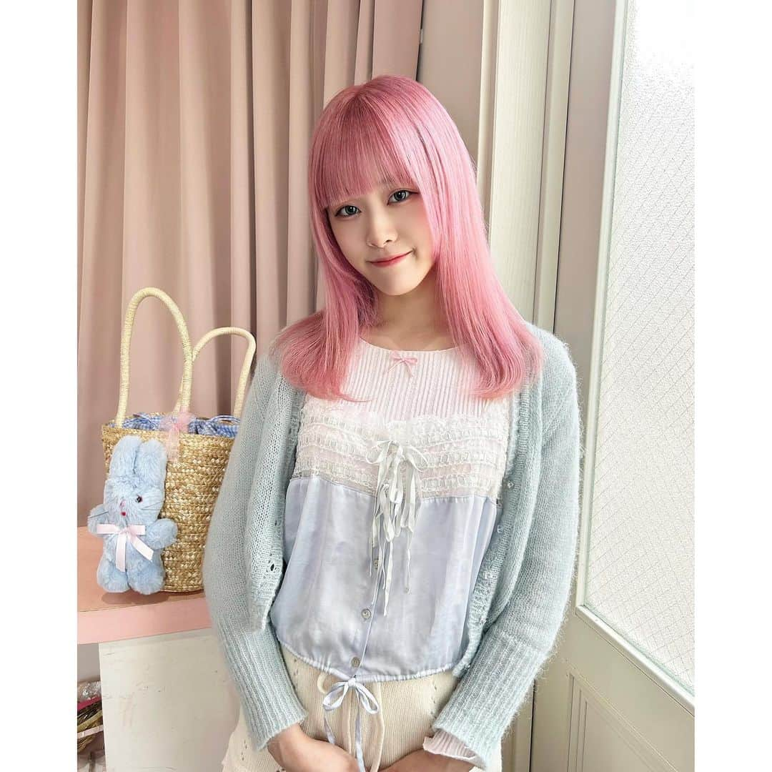 bettie'sclubのインスタグラム：「pink🐇💓🥛🍓 @katie_tokyo スタッフの @nananyaaaa ちゃん♥︎ いつもありがとうございます♥︎ #bettie#bettiehair」