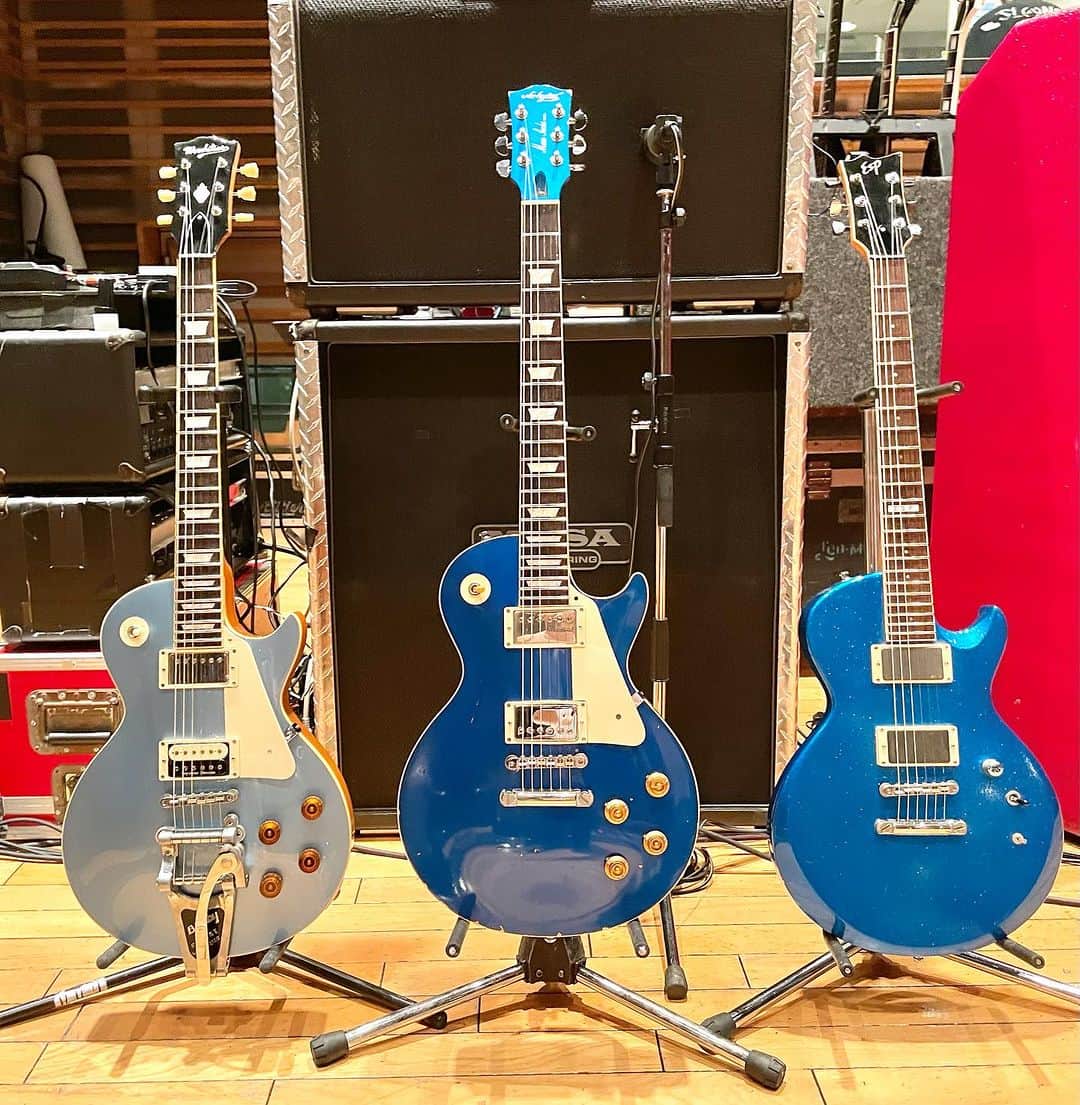 masasucksのインスタグラム：「my gears of blue🤘🏻  #esp #navigator #woodstics #masasucks」