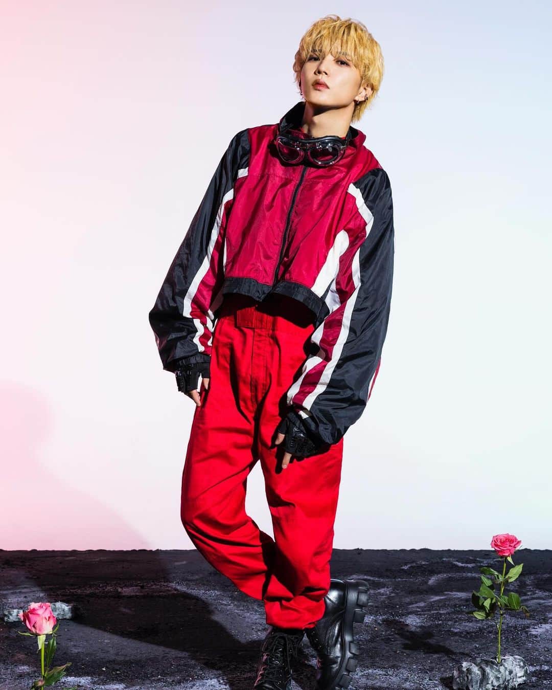 FANTASTICS from EXILE TRIBEのインスタグラム：「. 2023.12.05(Tue.)Release  FANTASTICS 3rd Album "FANTASTIC ROCKET"  《Artist Photo》  @taiki_sato_official  #佐藤大樹  #FANTASTICS  #FANTASTICROCKET  #STARBOYS」