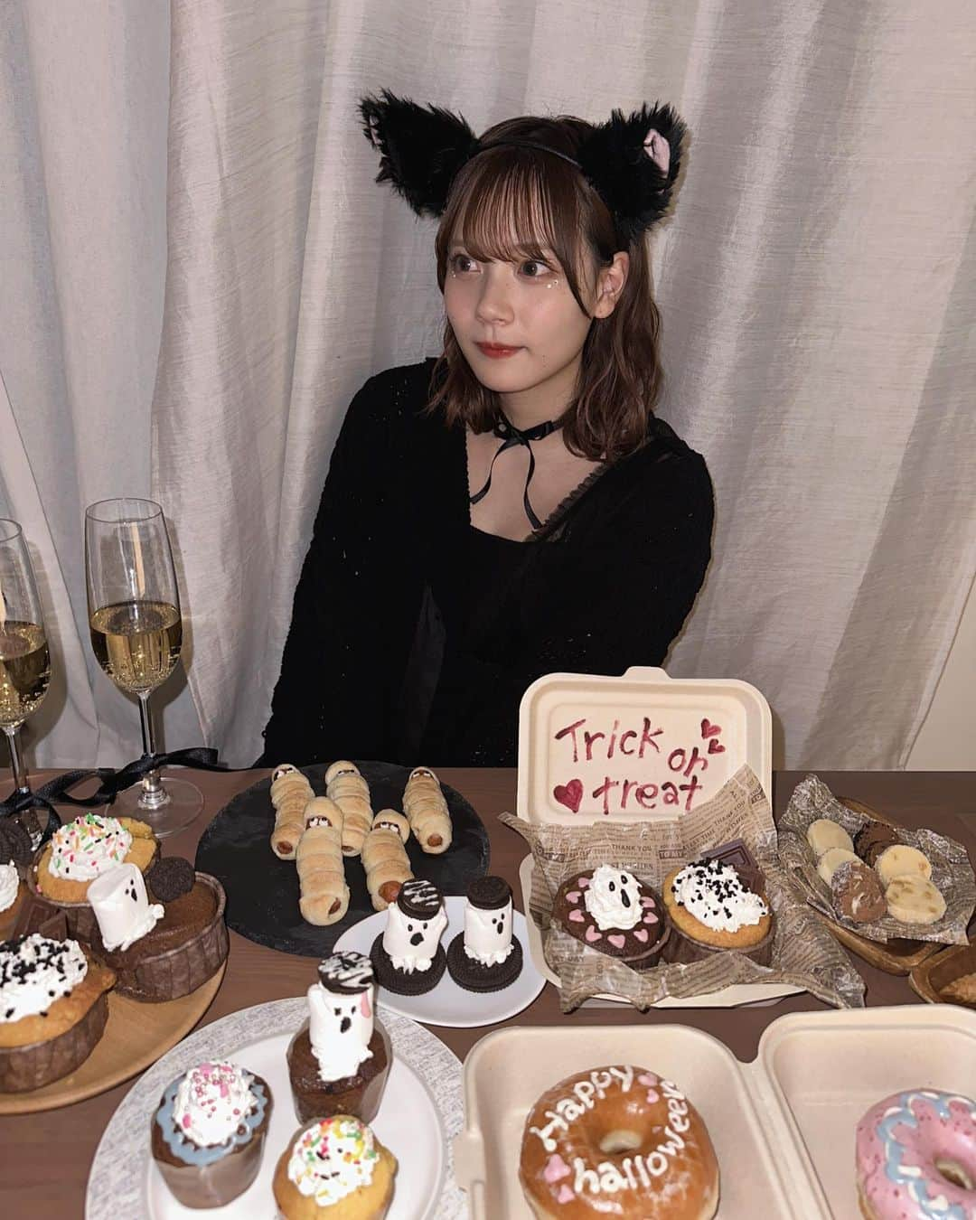 NANOKAさんのインスタグラム写真 - (NANOKAInstagram)「Halloween homeparty🎃🐈‍⬛♡  ドーナツ以外手作りして、 デコレーションして楽しかったー🫶🏻  ゆまありがとう☺️  #ハロウィン #ハロウィンパーティー #ホームパーティー」10月27日 21時17分 - pompom_nanoka