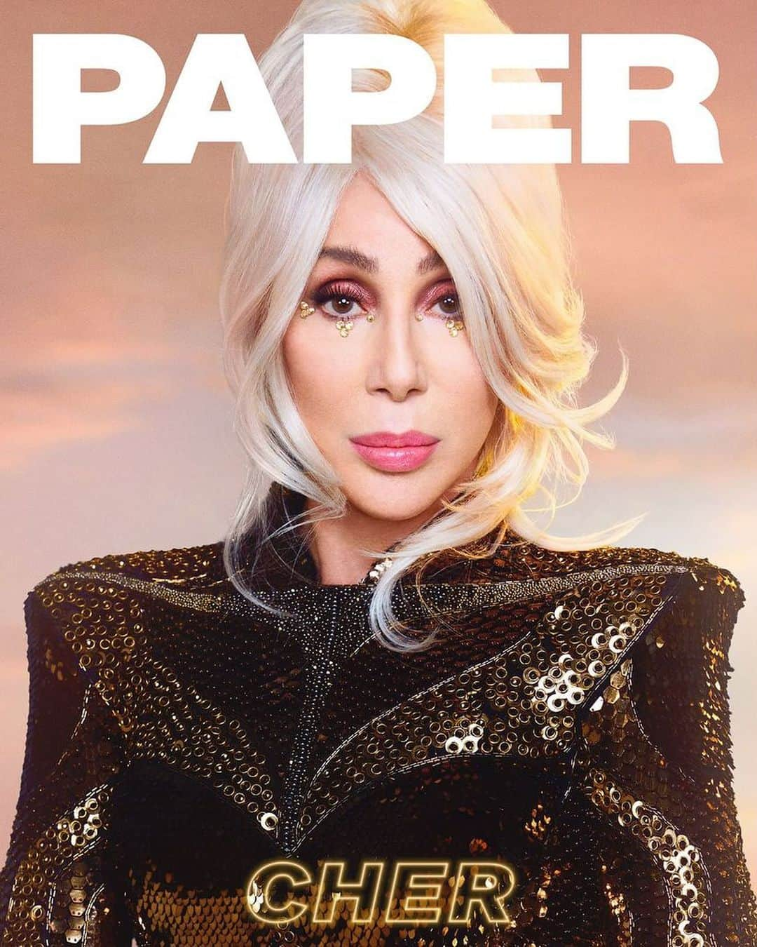 ドナテラ・ヴェルサーチさんのインスタグラム写真 - (ドナテラ・ヴェルサーチInstagram)「Iconic. Legendary. Unique. My friend @cher in Atelier Versace 🖤 @papermagazine」10月27日 21時20分 - donatella_versace