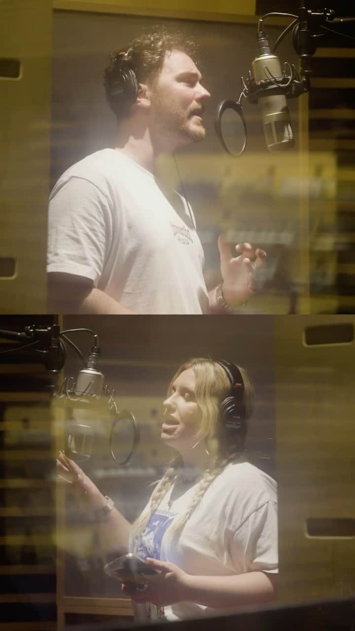 エラ・ヘンダーソンのインスタグラム：「REST OF OUR DAYS WITH @cianducrot IS OUT NOW!!!! We had the best time recording this track together and I can’t wait to perform this track together for the rest of our days 😂 Here’s a little peek into part of the actual writing process! ✍🏼 🎶 E x x x #newmusic」