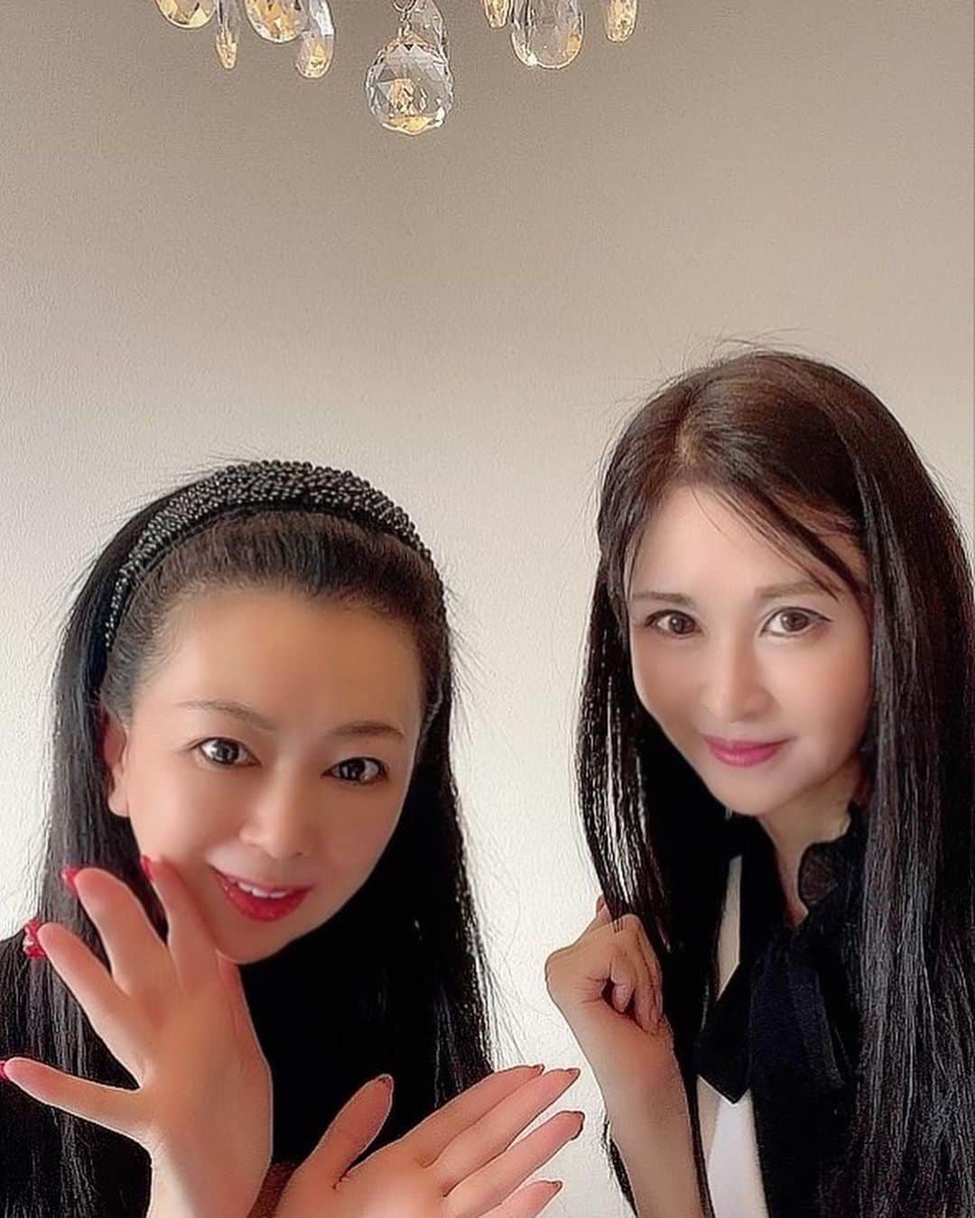 越野矢素子さんのインスタグラム写真 - (越野矢素子Instagram)「今日はえったん、かえちゃんが『ビューティープライム』 @beautyprime11andyou にエステを受けに来てくれました💞 @madametsuko0126  ボディミルクを気に入ってご購入頂きました♡」10月27日 21時30分 - loversyaso