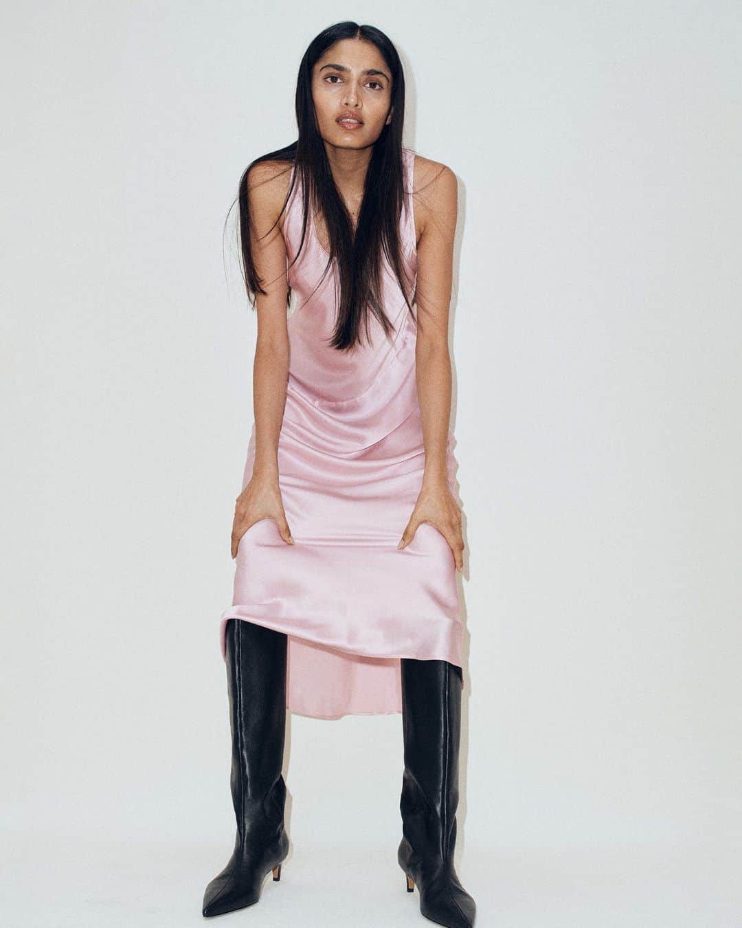 ARKETのインスタグラム：「This dress is crafted from a smooth weave of pure silk. The bias-cut fabric gives a natural stretch to the style, making it an easy, comfortable choice for festive occasions. Explore our latest edit: link in bio. - #ARKET」