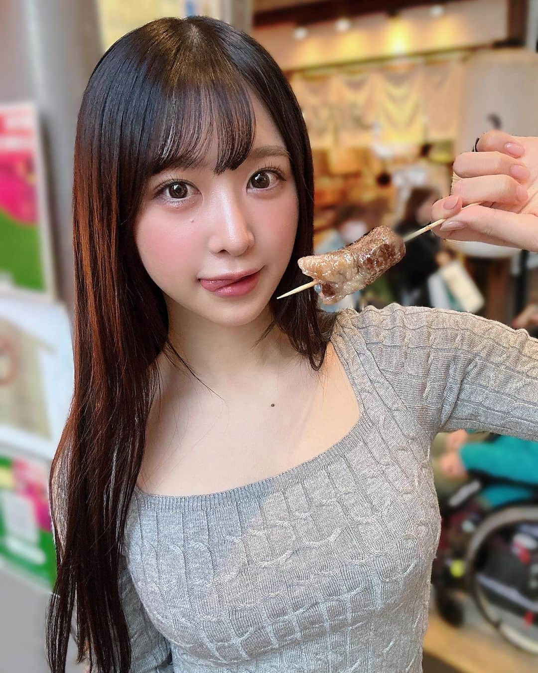 真島なおみさんのインスタグラム写真 - (真島なおみInstagram)「お肉〜！❤️ . . #japanesegirl #model #sexy #selfie #animegirl #셀카  #셀스타그램 #패션스타그램　#데일리 #asiangirl #cosplay #좋아요  #맞팔 #YouTube #グラビア #日系穿搭 #コスプレ #女孩 #소녀　#长发 #japan #girl #followme  #ootd  #关注 #lingerie #商店街 #食べ歩き #肉 #halloween」10月27日 21時27分 - naomi_majima