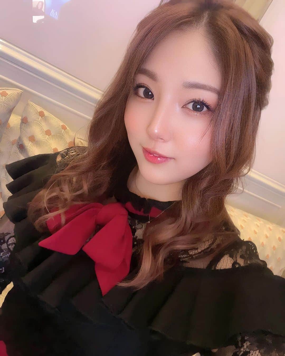 寒河江春紀のインスタグラム：「出勤したー！！！ 今日から週末！ハロウィンコスプレは30.31だってさ！ #バルセロナグループ #ピーアンドジェー #札幌 #すすきの #ススキノ #キャバクラ #キャバ嬢 #キャバクラ嬢 #ニュークラブ #ニュークラ #ニュークラ嬢 #キャバ #ラウンジ #ラウンジ嬢 #ガールズバー #ホステス #すすきのキャバクラ #すすきのキャバ嬢 #すすきのグルメ #札幌旅行 #美人 #美女 #可愛い #可愛い女の子 #銀座 #六本木 #北新地 #錦 #中洲 #オタク」