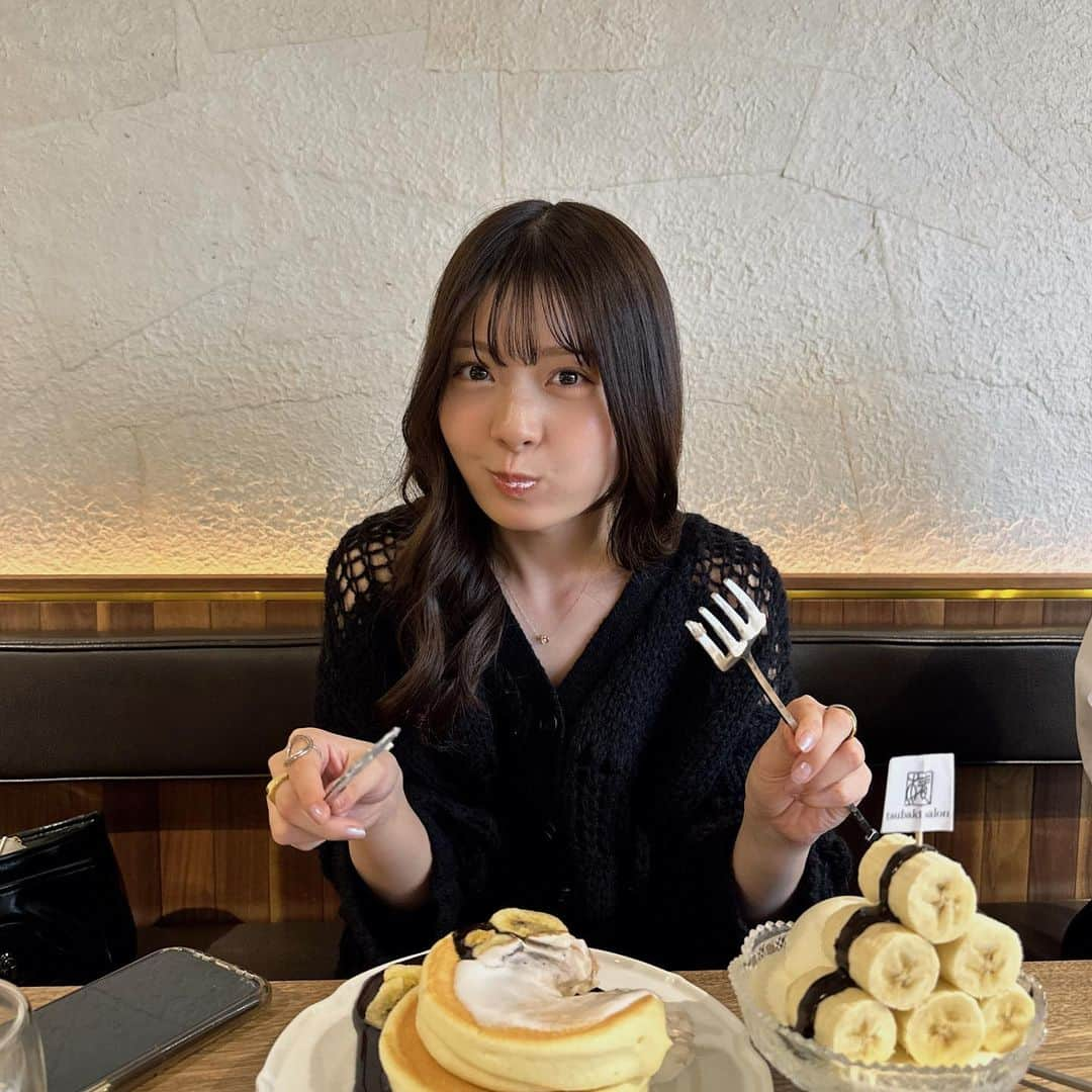 ゆなさんのインスタグラム写真 - (ゆなInstagram)「ばえめし編集部おすすめの椿サロンさんのパンケーキを食べに行ってきました〜‎🤍 すごい美味しかった！ 😍 😍  見た目も可愛いくてまさにばえめし！！ 北海道パンケーキらしくて、 北海道出身の私からしたら最高すぎるお店でした‎🤍  ゆなが食べたパンケーキは数量限定のパンケーキらしいのでぜひ行く際は時間とか狙ってみてね〜！  お店もオシャレなのにゆっくりできる落ち着く空間なので、友達とゆっくりお話したい時やデートにもオススメです‎🤍  ばえめしは全国の美味しくて映えるグルメ情報を厳選して紹介しています。見るのも楽しいけどみんなも #ばえめし をつけて投稿すれば編集部員の仲間入りですっっ✨✨  ゆなは、ばえめしアンバサダーとしてこれからもばえめしを応援します。  みんなも、フォローして応援してね！  @baemeshi_official   #PR #銀座スイーツ  #限定メニュー  #銀座ばえめし  #椿サロン」10月27日 21時31分 - _yunachannel