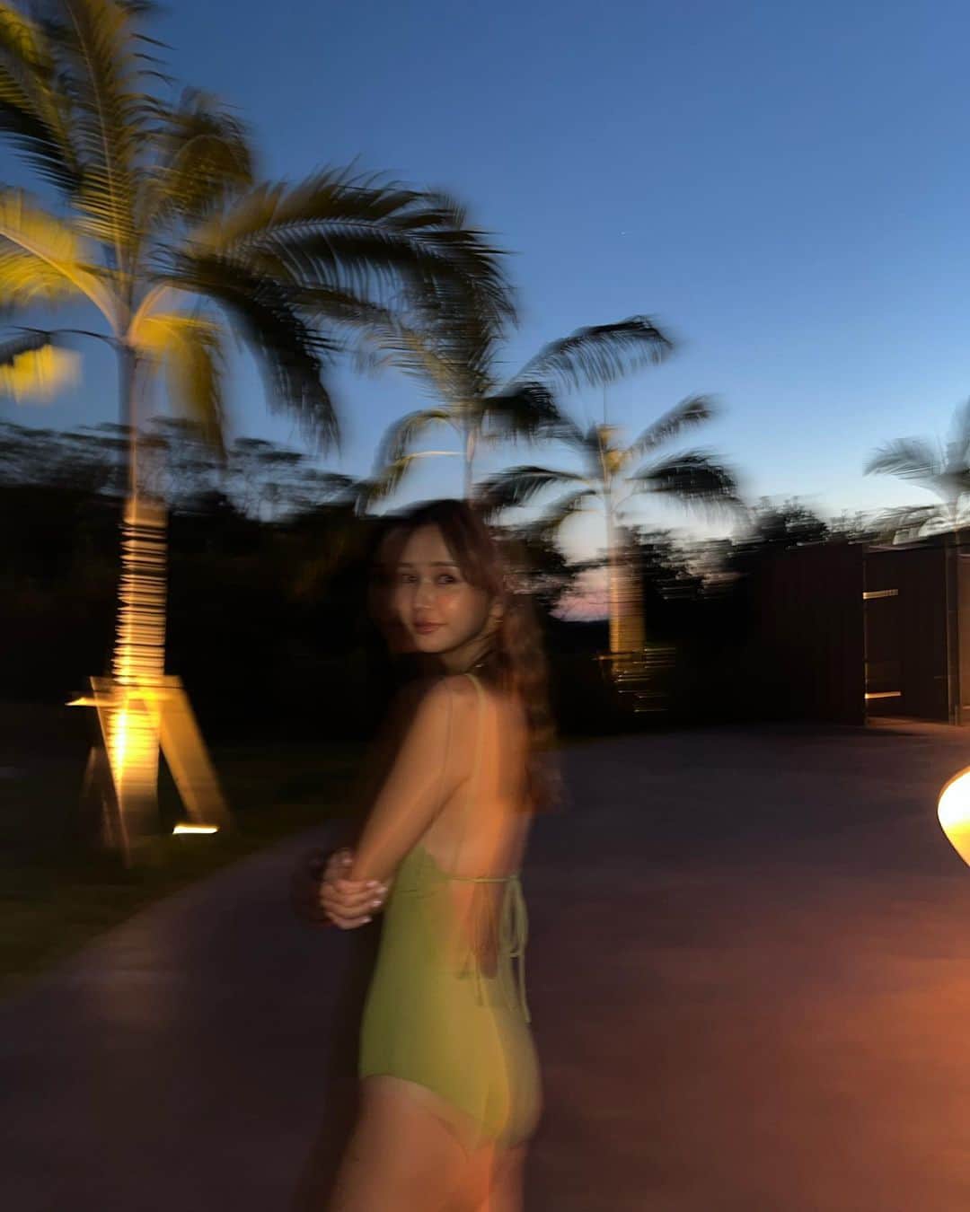 宮崎絹子のインスタグラム：「Night✨🌙💫」