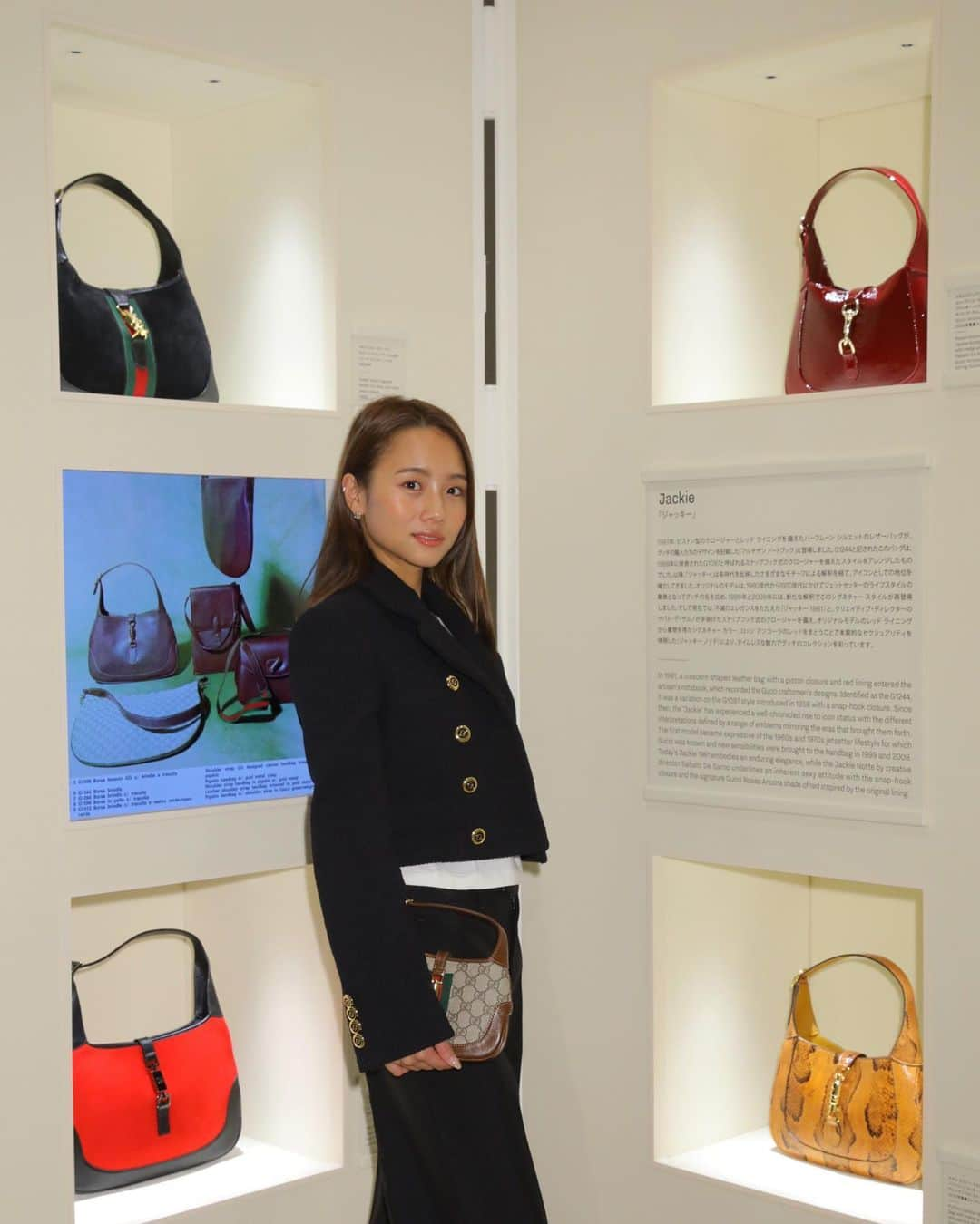 伊原葵のインスタグラム：「GucciGinzaGallery👜💎  グッチのクリエイティビティとクラフツマンシップを探求するイマーシブなエキシビションが、グッチ銀座 ギャラリーに登場です✨  わたしもお邪魔してきました♡  グッチ アーカイブから厳選されたシグネチャー アイテムやアイコニックなモチーフが展示されていて、ワクワク空間でした🪐  ぜひみんなも遊びに行ってみてね♡  会場：グッチ銀座 ギャラリー 会期：2023年10月19日（木） - 2024年 春 11:00 ‐ 20:00　※グッチ銀座に準ずる  #GucciVisions  #GucciGinzaGallery #PR」