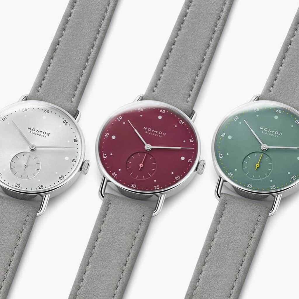 Daily Watchさんのインスタグラム写真 - (Daily WatchInstagram)「The styling signature of @nomos_glashuette follows a “less is more” approach and is very recognizable. The new Metro 33 is a good example. Available in three dial colors: All silver, muted red and sage, inspired by the metropolitan dynamics and attitude. #nomosglashuette #nomosmetro」10月27日 21時48分 - dailywatch