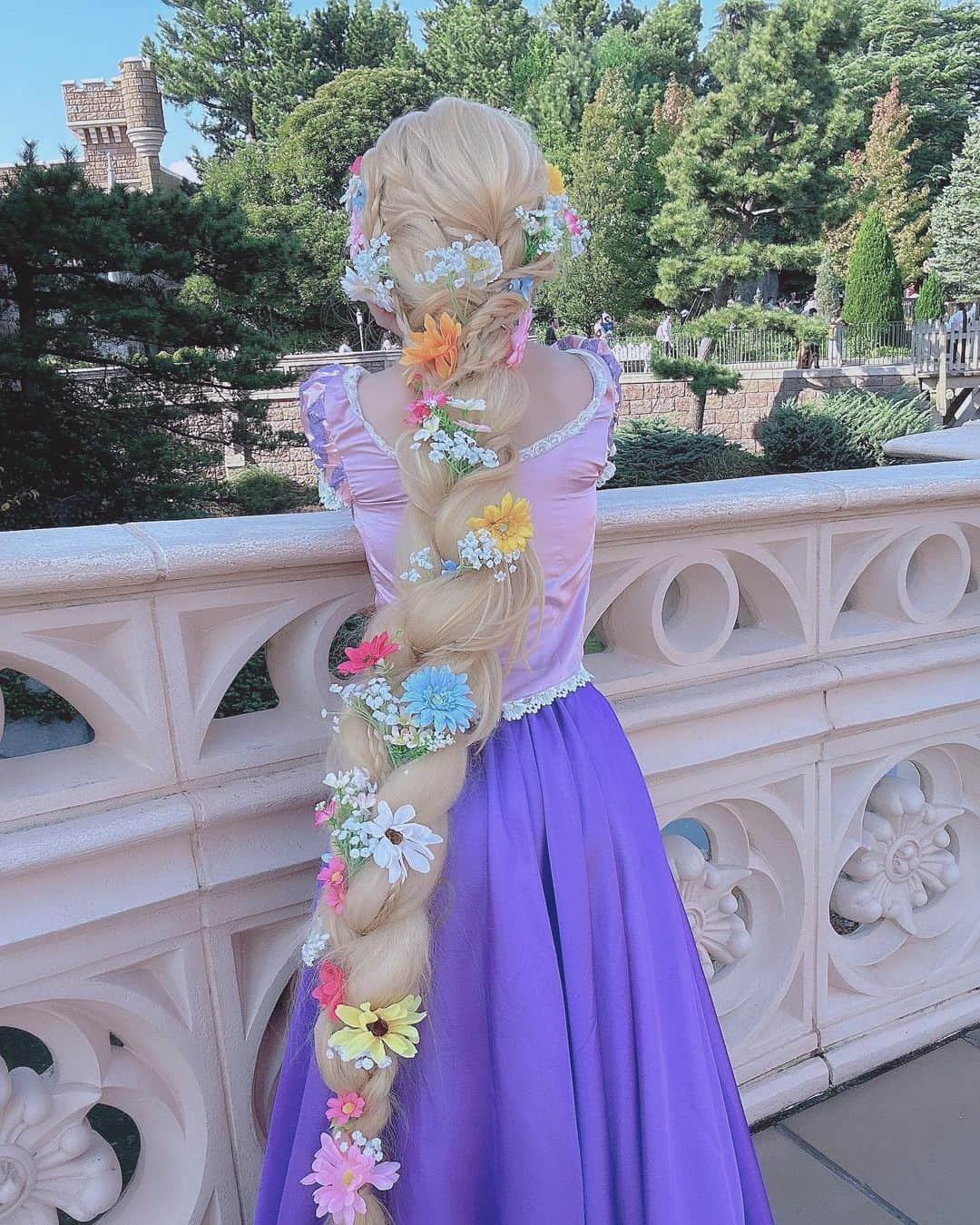 えなこのインスタグラム：「🌸 #disnyland #disneyhalloween」