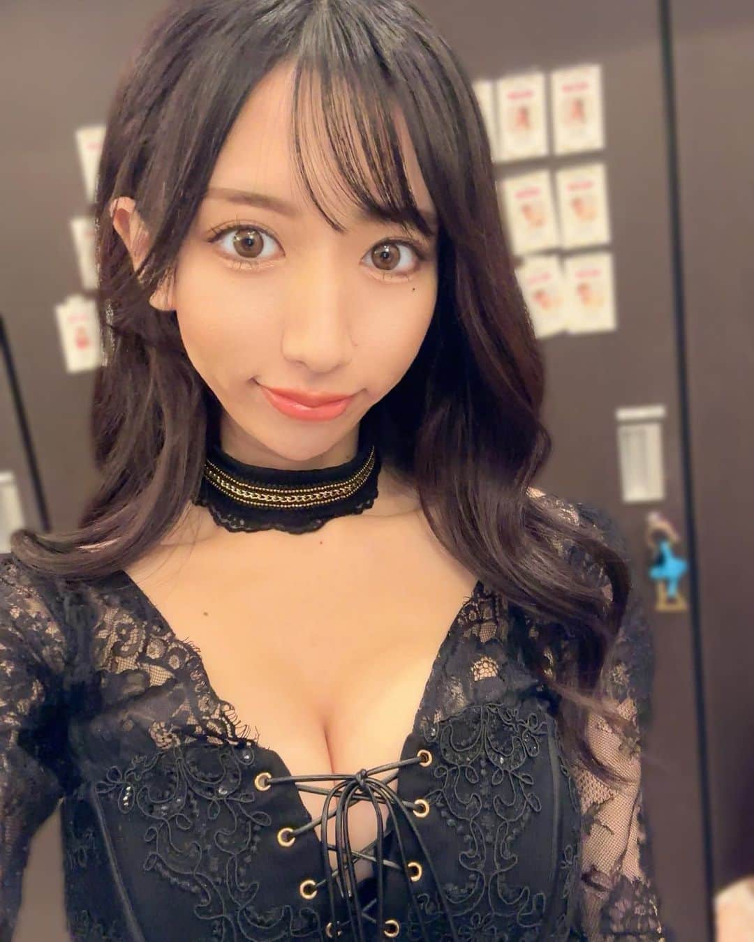 綾奈凛のインスタグラム：「今日は早い時間から出勤してるよ⭐️」