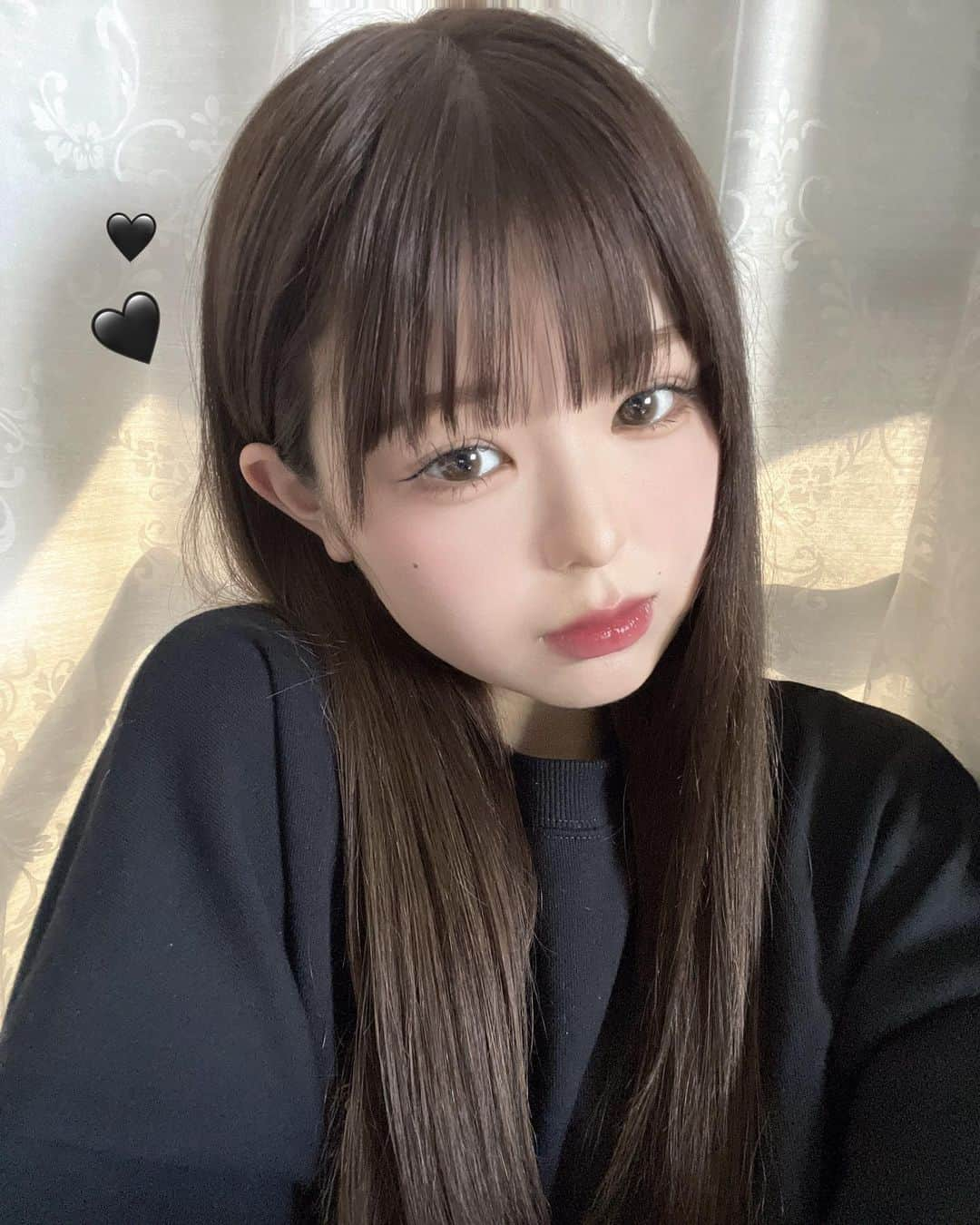 りょーかのインスタグラム：「・ ・ IVE wonyoung makeup🖤🎀」