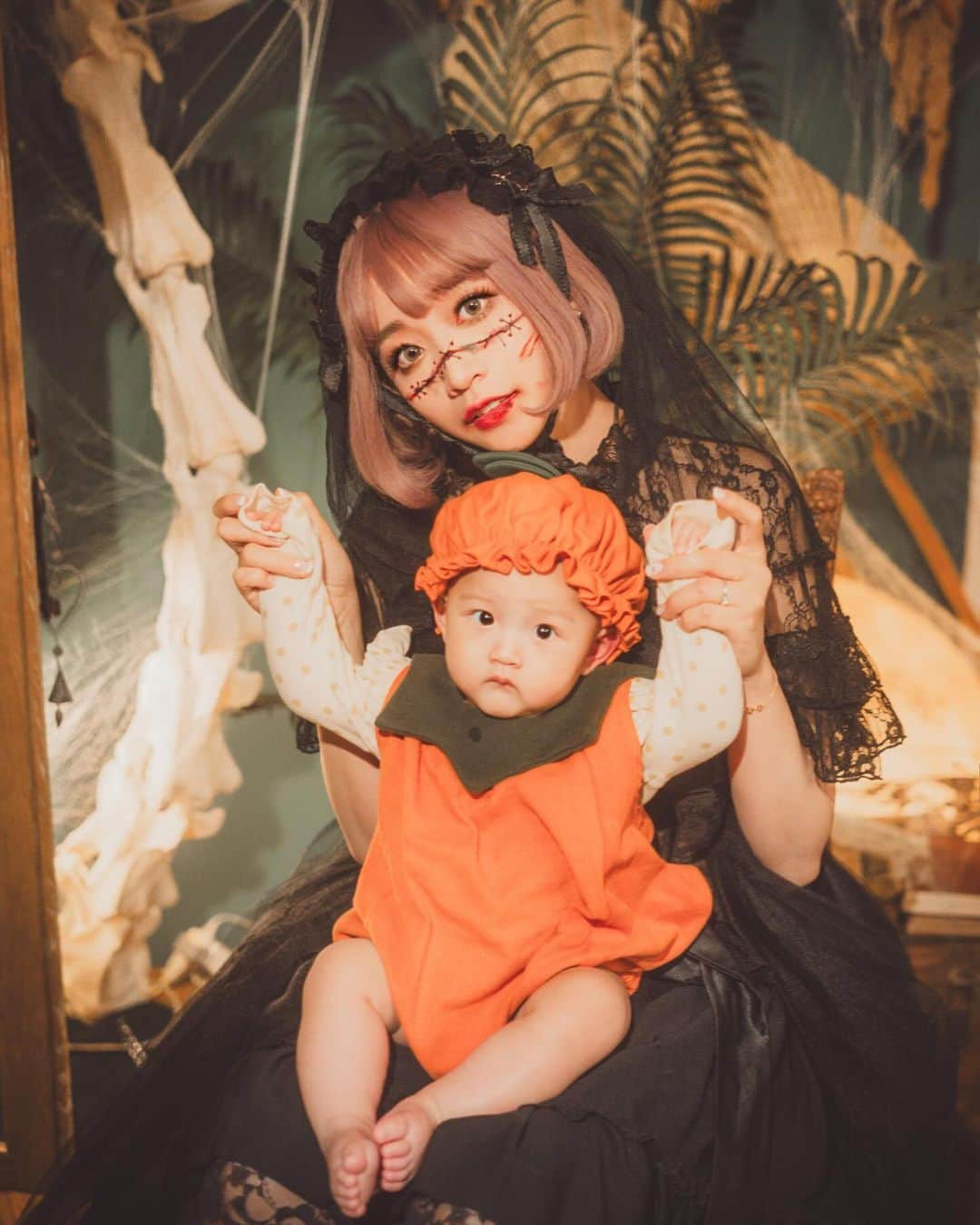 陳語謙さんのインスタグラム写真 - (陳語謙Instagram)「🎃𝓱𝓪𝓹𝓹𝔂 𝓱𝓪𝓵𝓵𝓸𝔀𝓮𝓮𝓷🎃 活捉一隻小南瓜精✌︎( ˙-˙︎︎︎ )  📸&妝&造型 @imyusyuan  都是小喵一手包辦ฅ💕」10月27日 21時54分 - cyc.85