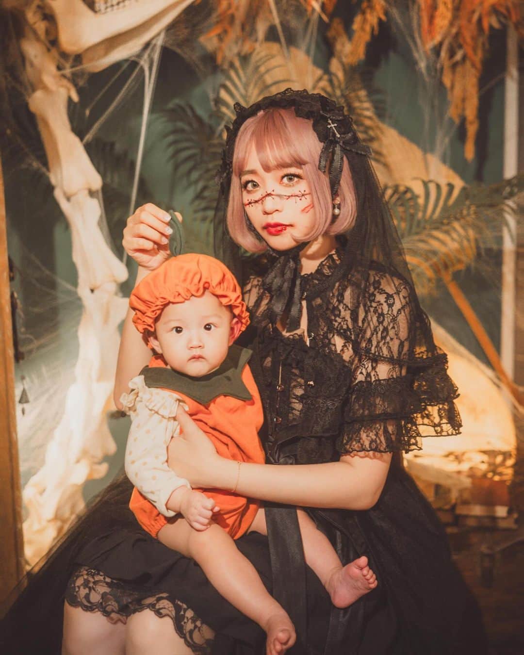 陳語謙のインスタグラム：「🎃𝓱𝓪𝓹𝓹𝔂 𝓱𝓪𝓵𝓵𝓸𝔀𝓮𝓮𝓷🎃 活捉一隻小南瓜精✌︎( ˙-˙︎︎︎ )  📸&妝&造型 @imyusyuan  都是小喵一手包辦ฅ💕」