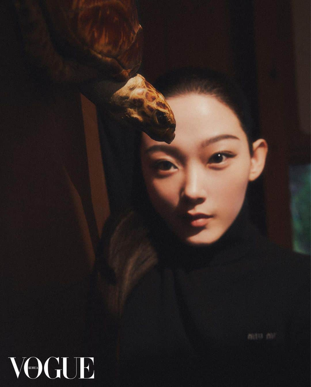 イ・ユミさんのインスタグラム写真 - (イ・ユミInstagram)「@voguekorea 수상하다 수상해🌧️」10月27日 21時54分 - leeyoum262