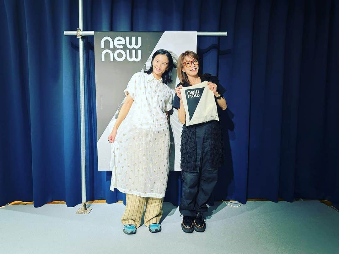 田中杏子さんのインスタグラム写真 - (田中杏子Instagram)「『NEW NOW(ニューナウ)』ブランドローンチおめでとう🎊🎊🍾㊗️🎈🎉 ナナちゃんらしい、仕立てがとても良くて深みある美しいコレクションでした。てか、一点一点、インテリジェンスが高そうに見えるのは、ななちゃんだから？👏👏👏」10月27日 21時55分 - akoakotanaka