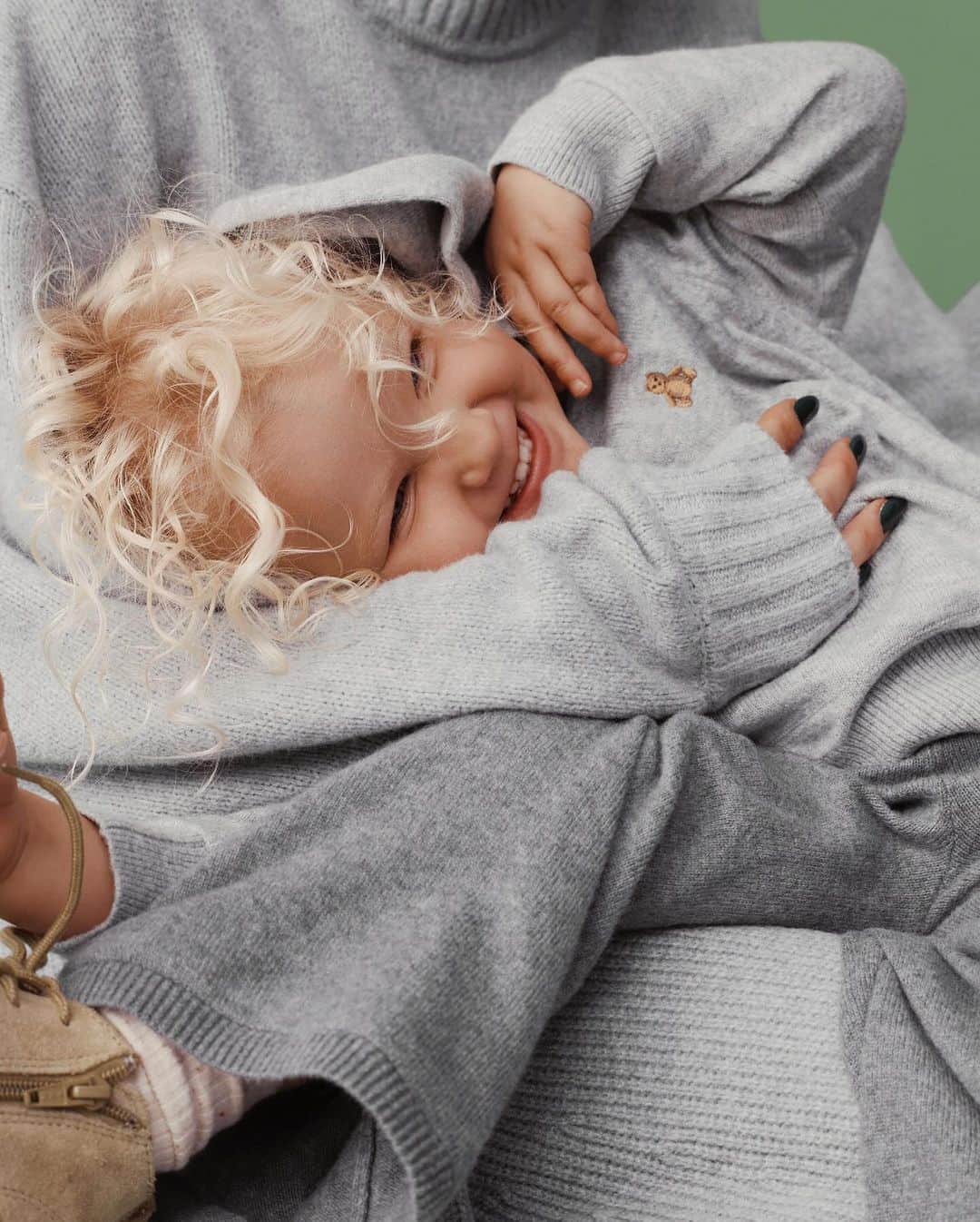 GapKidsのインスタグラム：「“One Swedish tradition that’s carried over is the goat... when the goat comes out, you can bring out the presents. We hated it growing up — but now Tuuli gets the goat.” – Elsa Hosk」