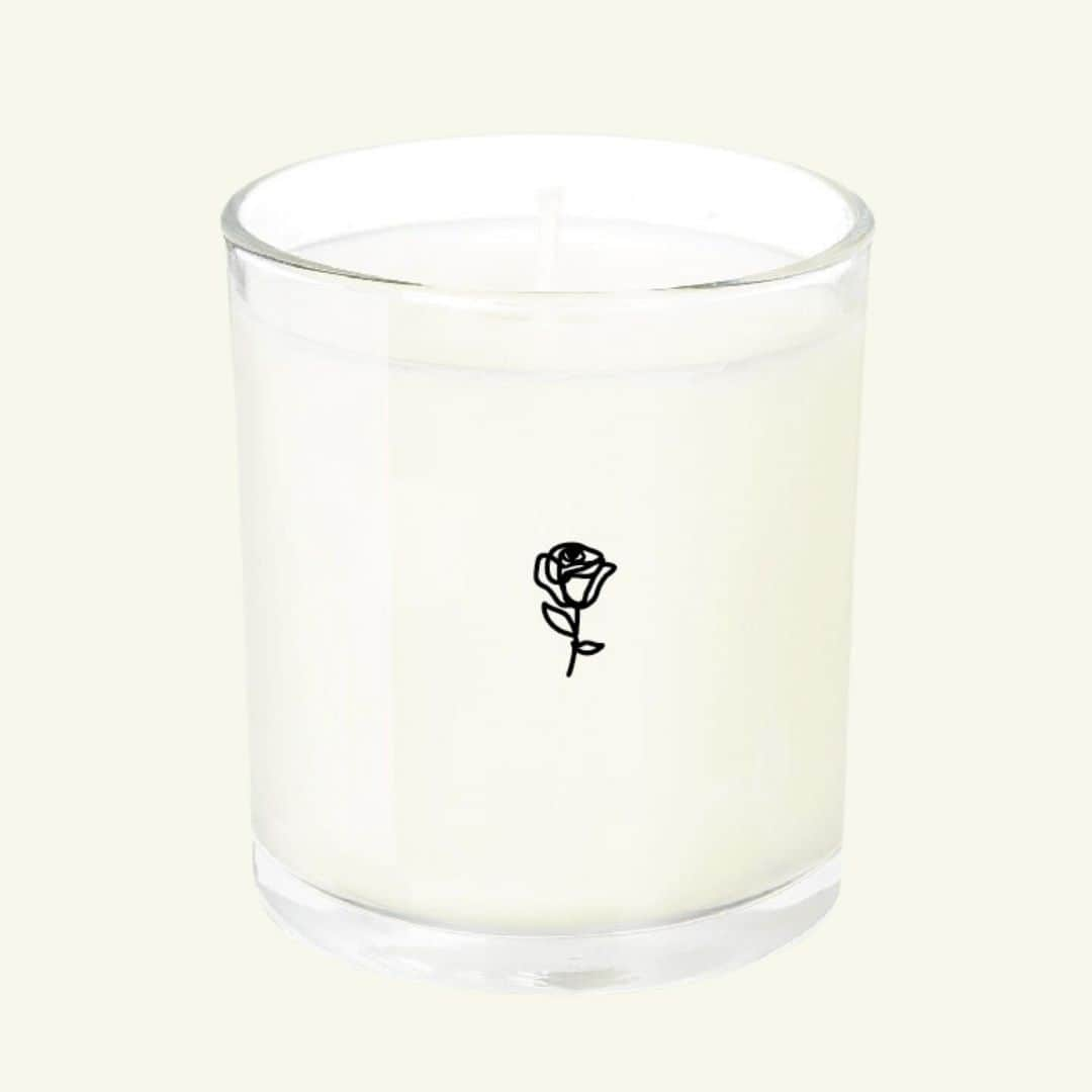 キンバリー・ペリーさんのインスタグラム写真 - (キンバリー・ペリーInstagram)「Been burnin’ the candle at both ends for SUPERBLOOM!  I’m so excited to share this candle that I designed with @rangerstation.co here in Nashville. I wanted a scent to accompany your SUPERBLOOM listening experience. It has notes of ash and roses to remind us all as we listen that beauty comes even after burning the house down.   Go grab one - or 4! - for your kitchen, your bedroom, or anywhere you love to listen to music, reckon with the past, and make plans for the future. Shop the candle at kimberlyperry.com.  Here’s to wishing you a SUPERBLOOM on every field in your lives. x」10月28日 7時53分 - thekimberlyperry