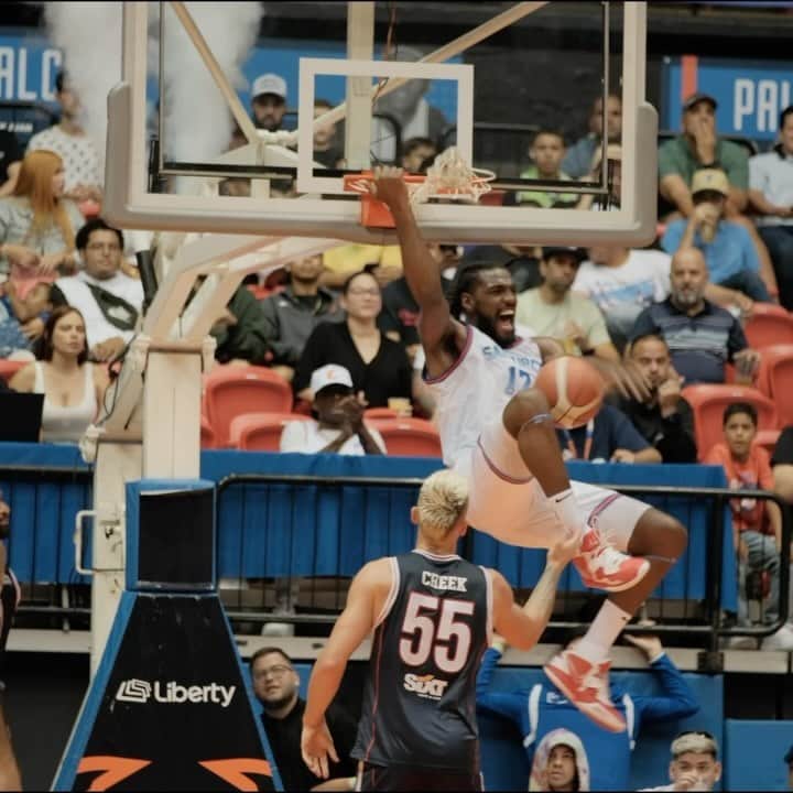 ケネス・フェリードのインスタグラム：「El Manimal regresa a Santurce 🔥🦀 @cangrejerosbasket anunció que Kenneth Faried volverá a vestir los colores del equipo en la temporada 2024 que comienza el 2 de abril 🙌🏀 #LaLigaMásDuraDelCaribe」