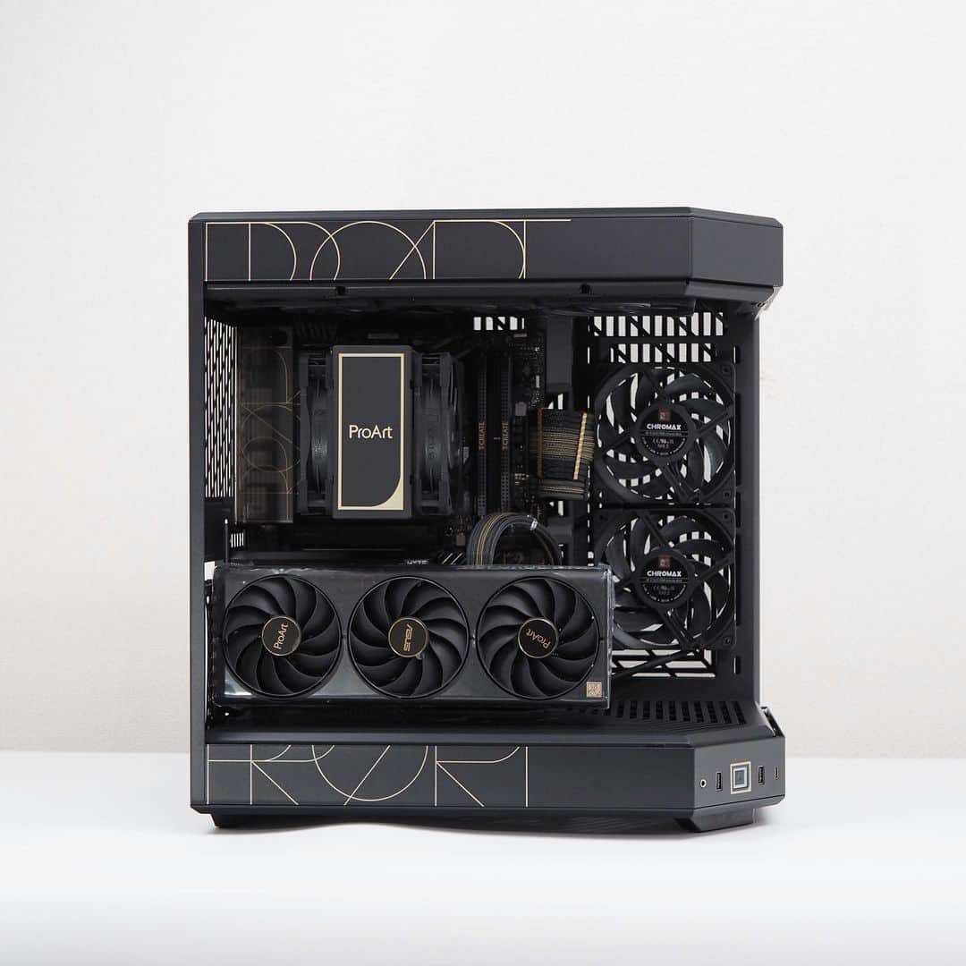 ASUSさんのインスタグラム写真 - (ASUSInstagram)「Free your creativity with this masterpiece curated for you! 🖥️🎨  Check out the @ProArt PC builds in HYTE Y60 & Fractal North by @greyghostccc.  Featuring the #ProArt Z690 Creator WiFi & ProArt RTX4070 Ti that's complemented with black & gold accents.   #ASUS #ProArt #ShareProArt #PCBuild」10月28日 8時27分 - asus