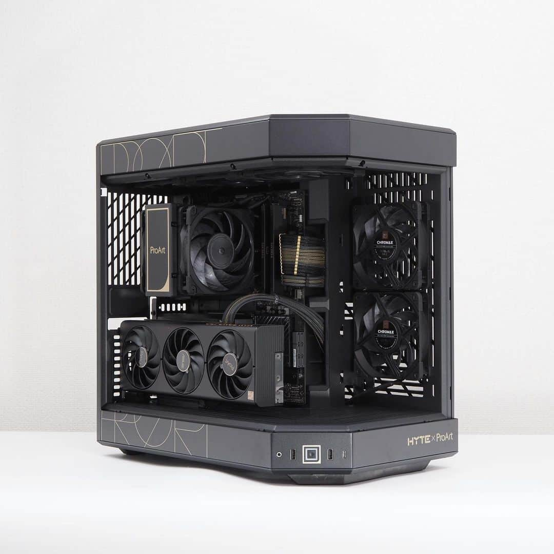 ASUSさんのインスタグラム写真 - (ASUSInstagram)「Free your creativity with this masterpiece curated for you! 🖥️🎨  Check out the @ProArt PC builds in HYTE Y60 & Fractal North by @greyghostccc.  Featuring the #ProArt Z690 Creator WiFi & ProArt RTX4070 Ti that's complemented with black & gold accents.   #ASUS #ProArt #ShareProArt #PCBuild」10月28日 8時27分 - asus