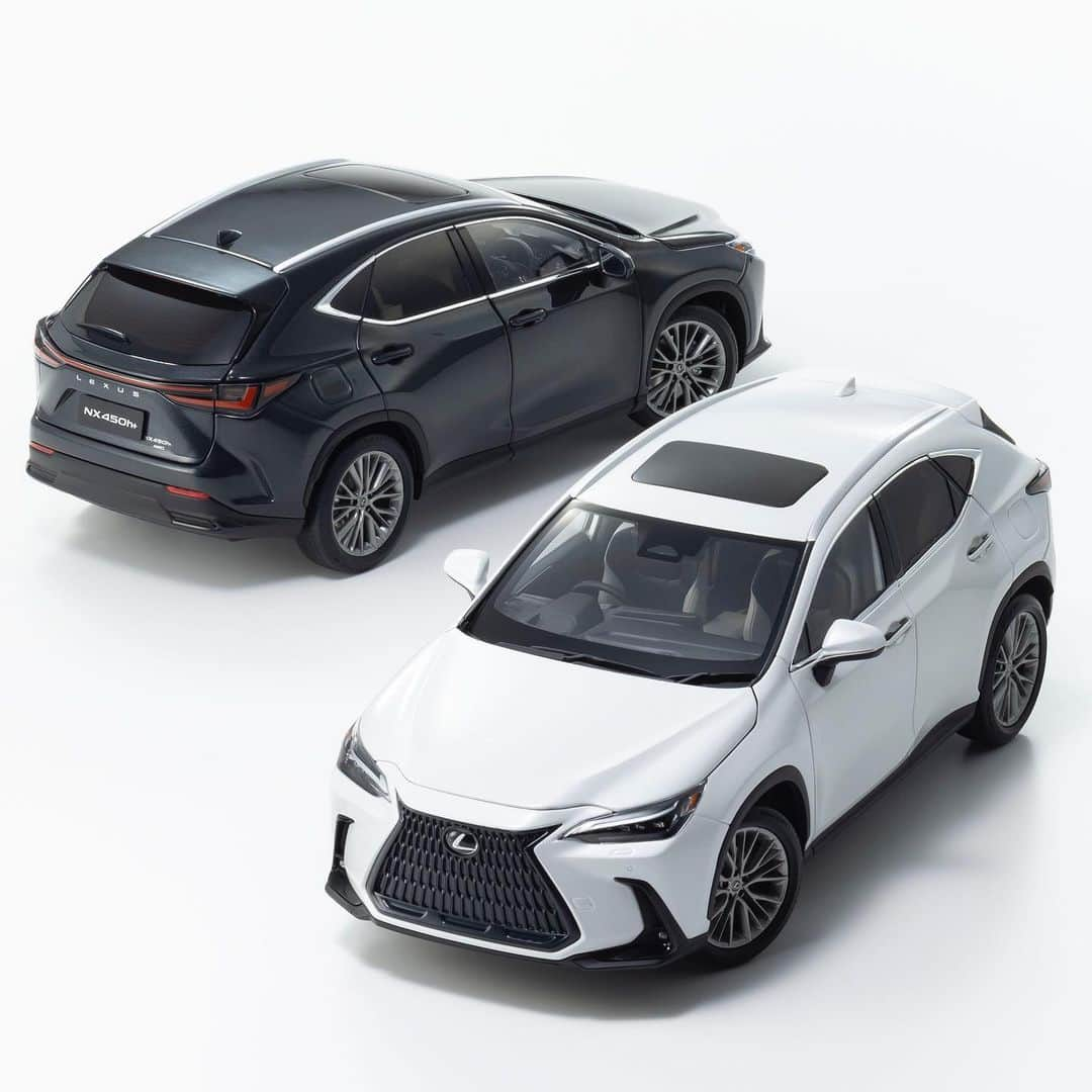 kyosho_official_minicar toysさんのインスタグラム写真 - (kyosho_official_minicar toysInstagram)「. 1/18scale Lexus NX 450h+  Sonic Quartz & Graphite Black Glass Flake  #レクサス #レクサスNX #京商 #ミニカー  #kyosho #lexus #lexusnx #diecastmodel #nx450h」10月28日 8時32分 - kyosho_official_minicar_toys