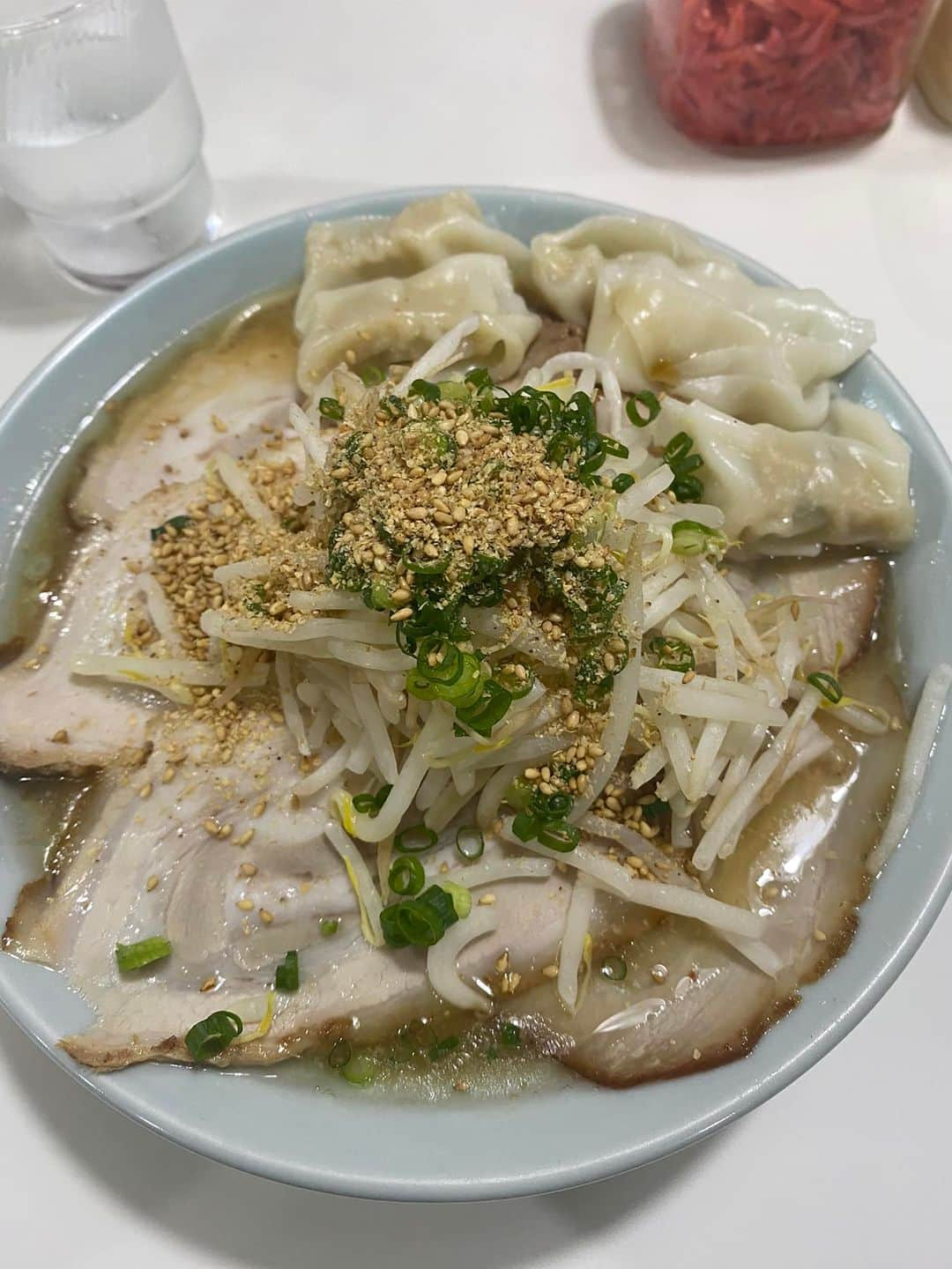 大谷ノブ彦さんのインスタグラム写真 - (大谷ノブ彦Instagram)「やっぱり 佐伯ラーメン  南國ラーメン ずっとやってて欲しい  オアシスですわ  大地さん ご馳走様でした  #佐伯飯 #佐伯ラーメン #宇宙一美味しい #人類最高傑作 #一年前も同じ投稿」10月28日 8時37分 - dnjbig